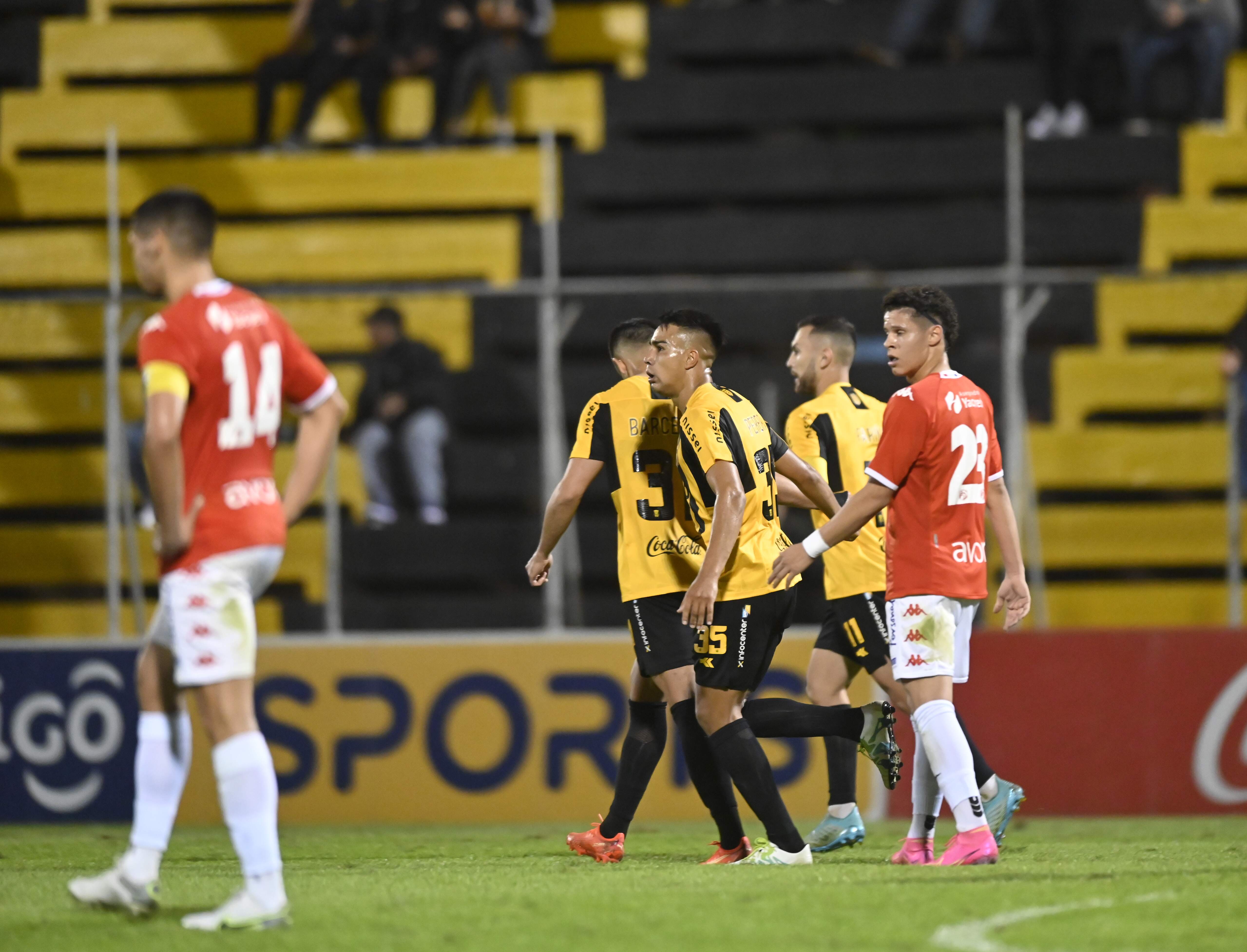 F Tbol Paraguayo Nacional Y Guaran Reanudan El Torneo Clausura