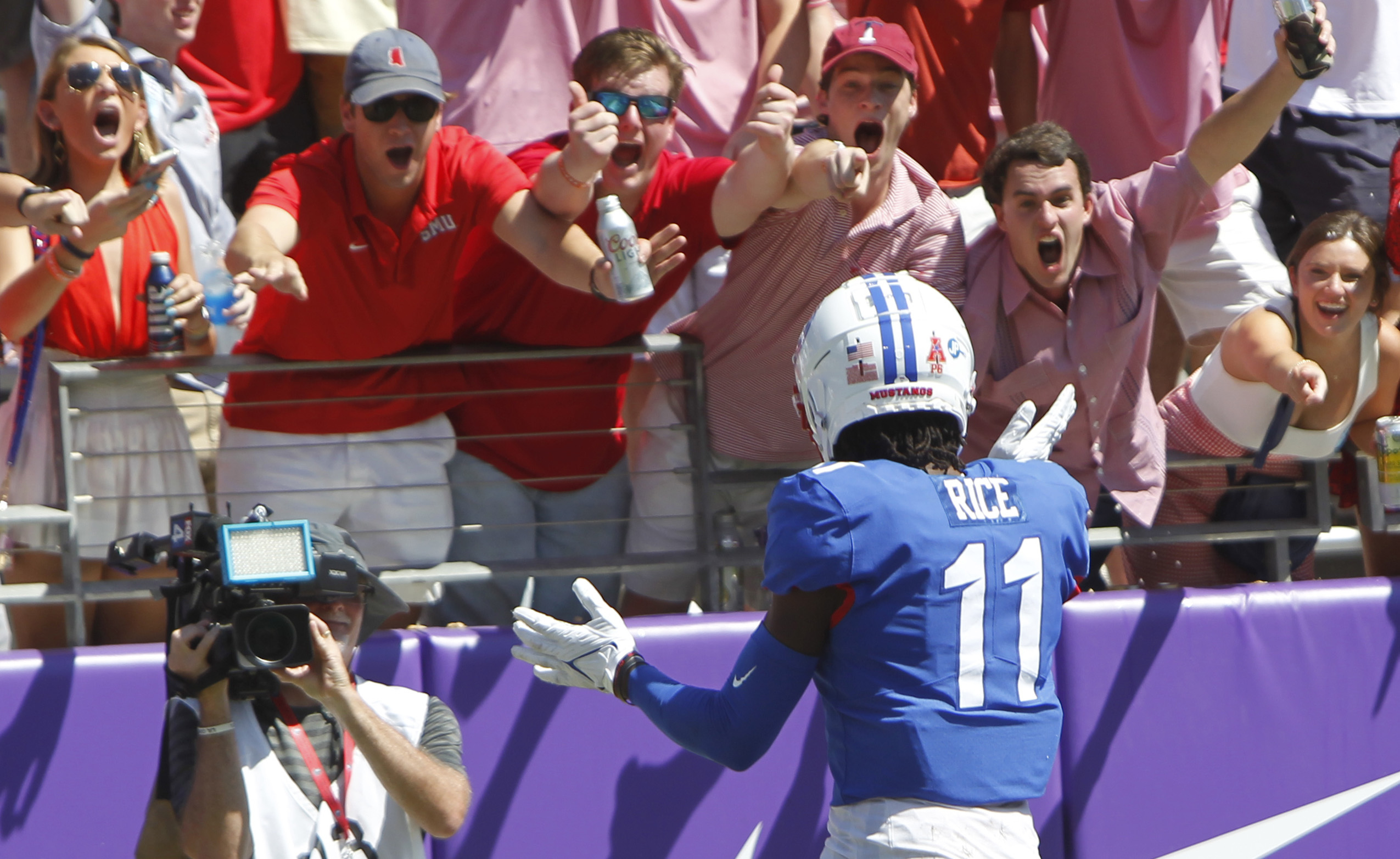 Photos Skillet Celebration SMU Players Celebrate Beating TCU In The