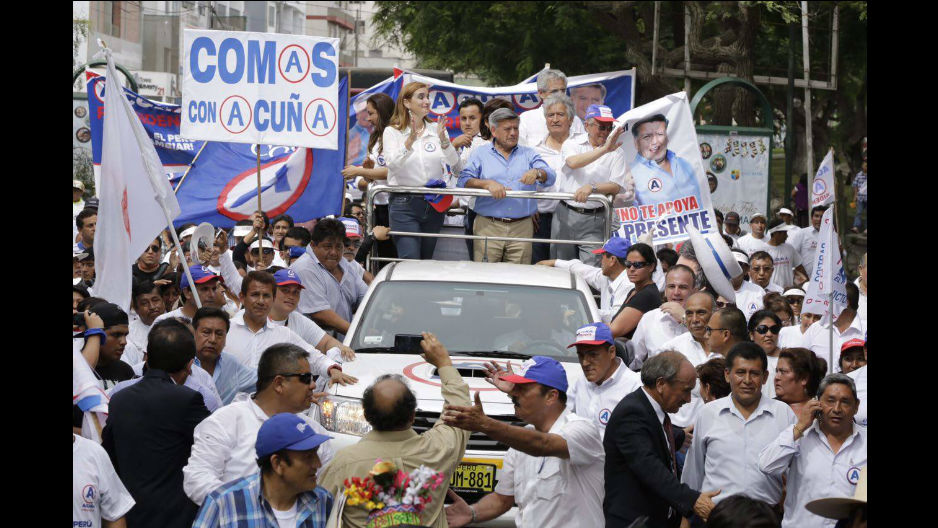 Elecciones 2016 César Acuña inscribió su candidatura presidencial