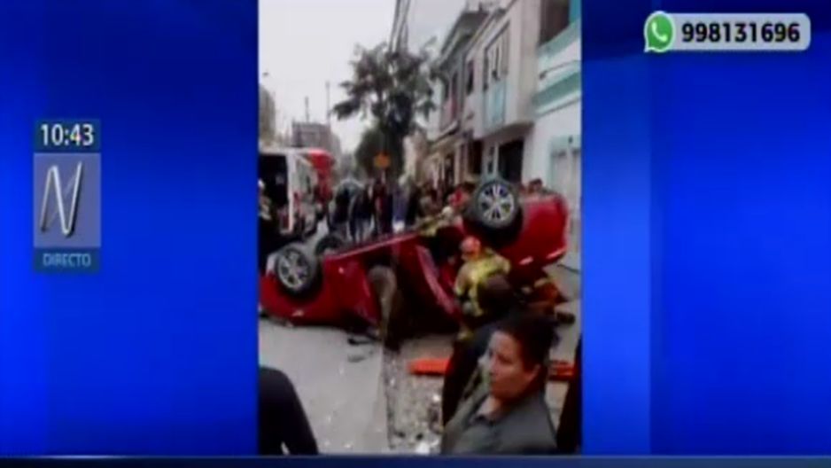 Bre A Impactante Choque Entre Taxi Y Camioneta Dej Tres Personas