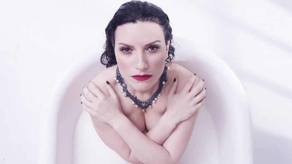 Laura Pausini Sale Desnuda En Nuevo Videoclip Fotos Y Video Actualidad Trome