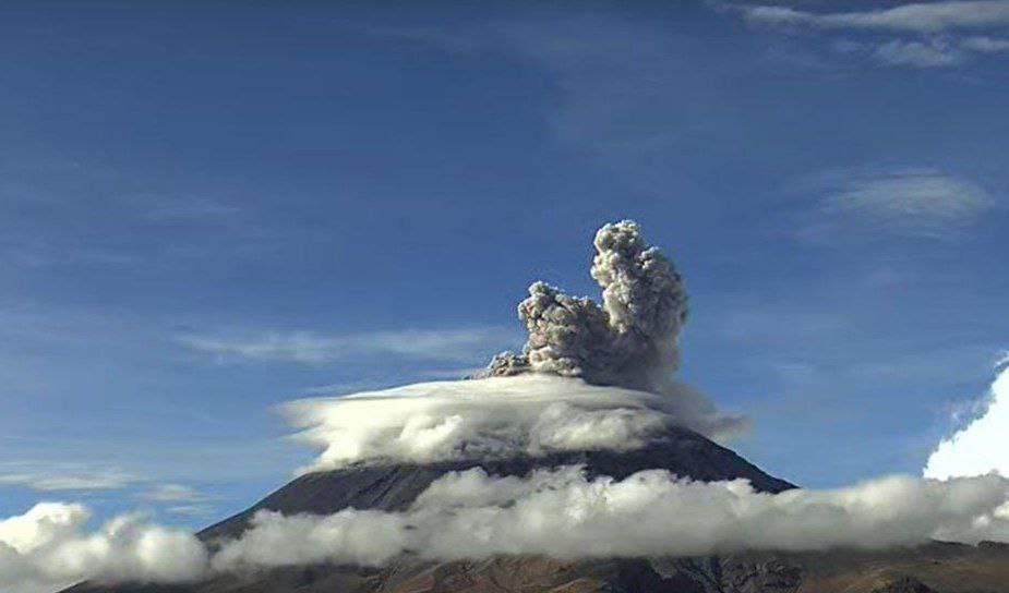 Incre Ble Foto Volc N Popocat Petl Registra Explosi N El Universal