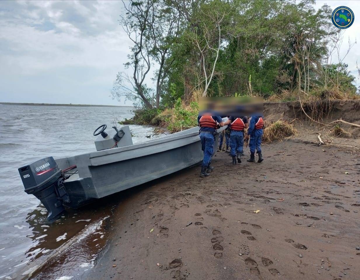 Detienen A Dos Colombianos Sospechosos De Transportar Paquetes De