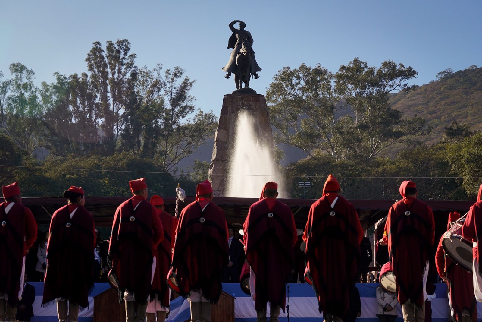 En Salta más de 7 mil gauchos desfilaron en honor a Martín Miguel de