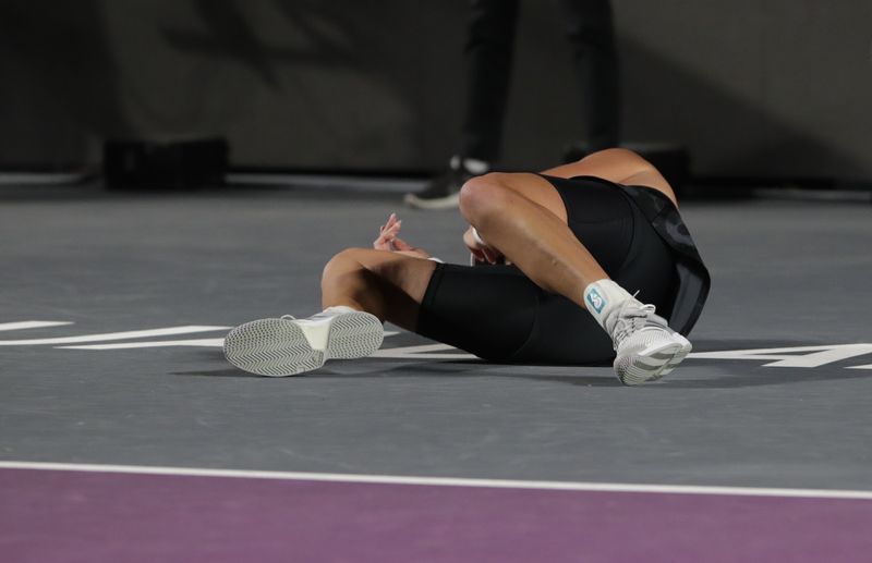 Espa Ola Muguruza Derrota A Kontaveit Y Gana Wta Finals Por Primera Vez