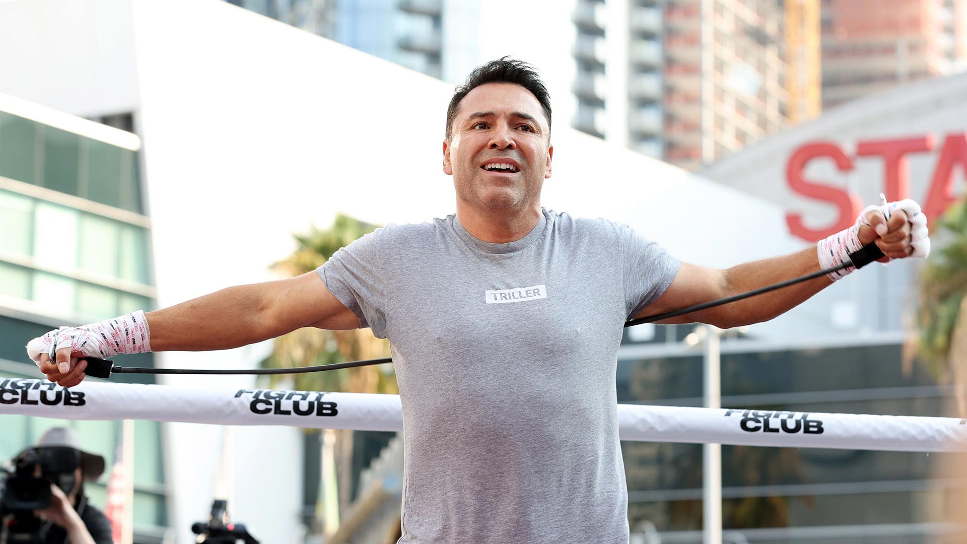 Oscar De La Hoya Covid Condition