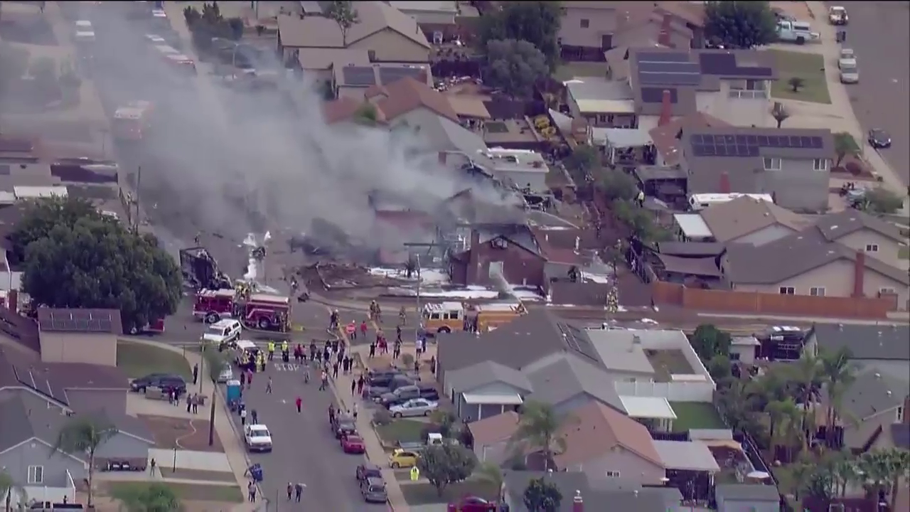 Plane Crash In California Neighborhood Kills 2, Destroys Homes – 9&10 News