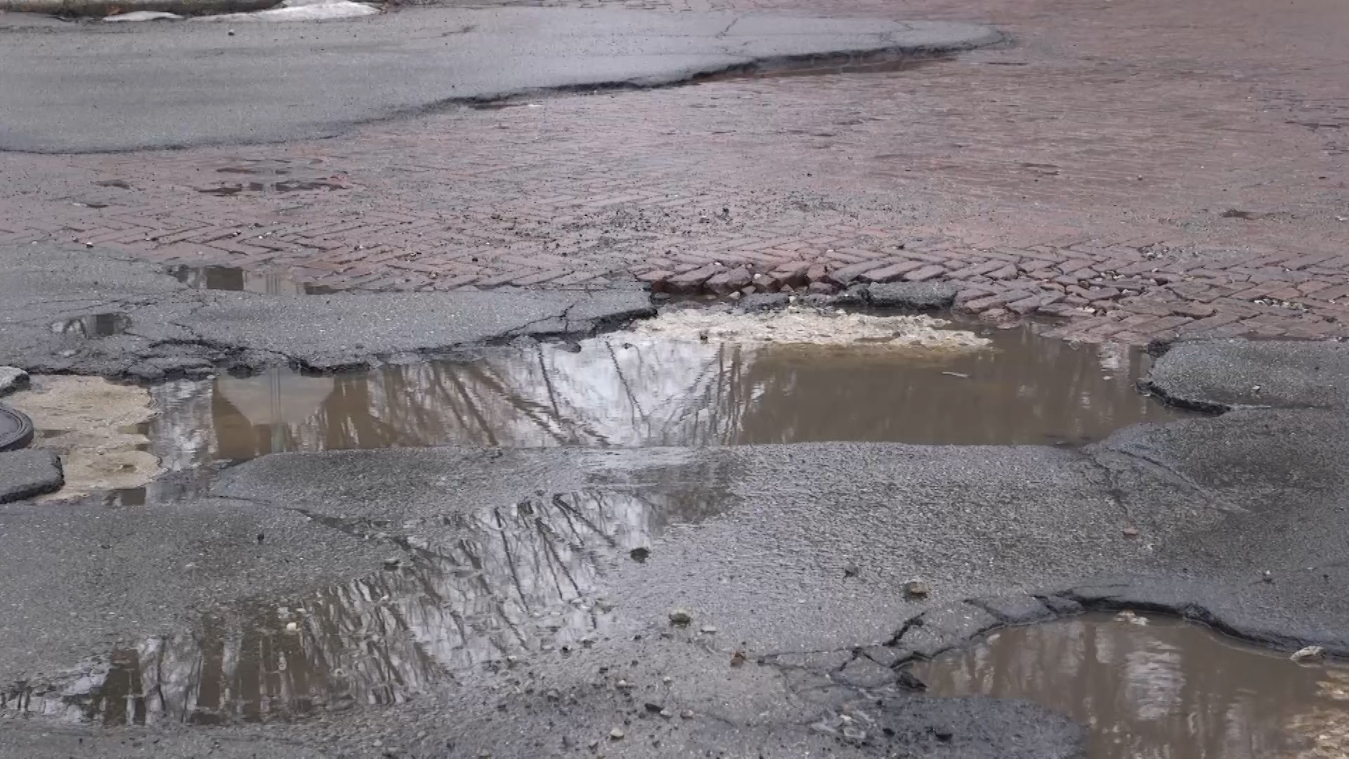 Grand Traverse Co. drivers can submit pothole reports to the road commission
