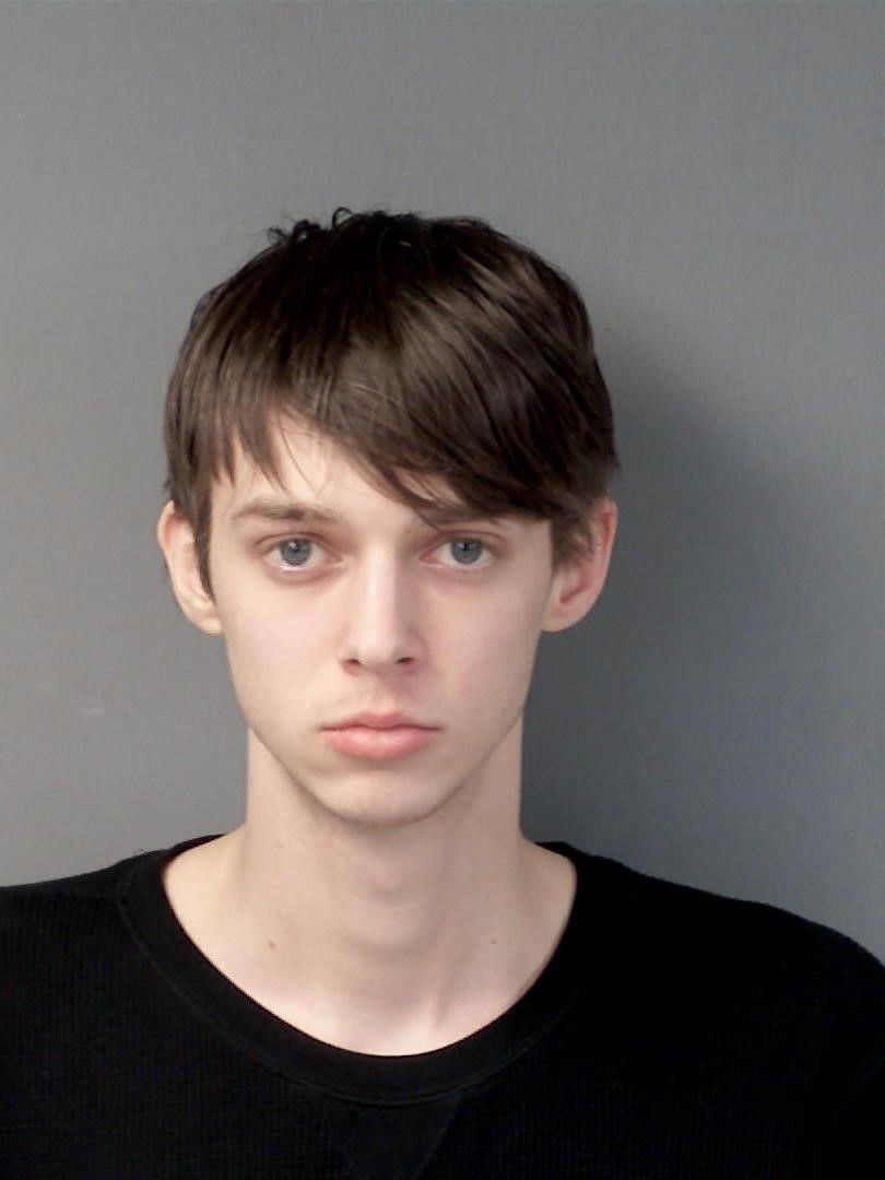 Deputies: 21-year-old from Tennessee tried to enroll at Mason Co. high school to date a minor