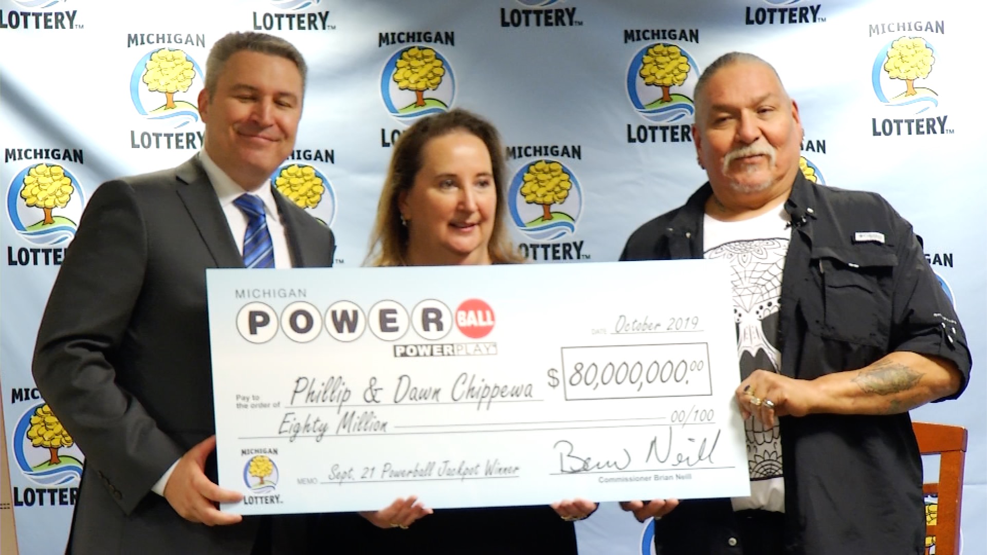 Leelanau County Couple Collects Powerball Jackpot Winnings 9 10 News