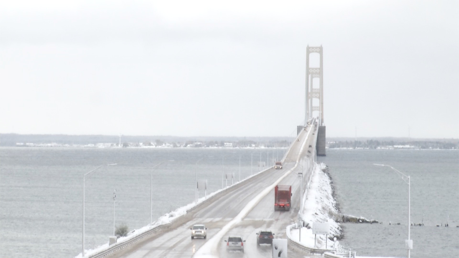 UPDATE: Mackinac Bridge reopen after issues with falling ice