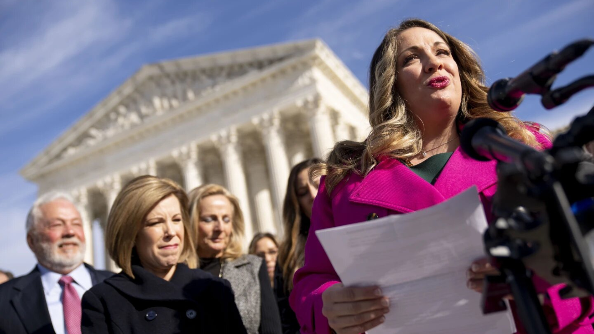 Supreme Court Christian web designer can refuse service to gay couples ...