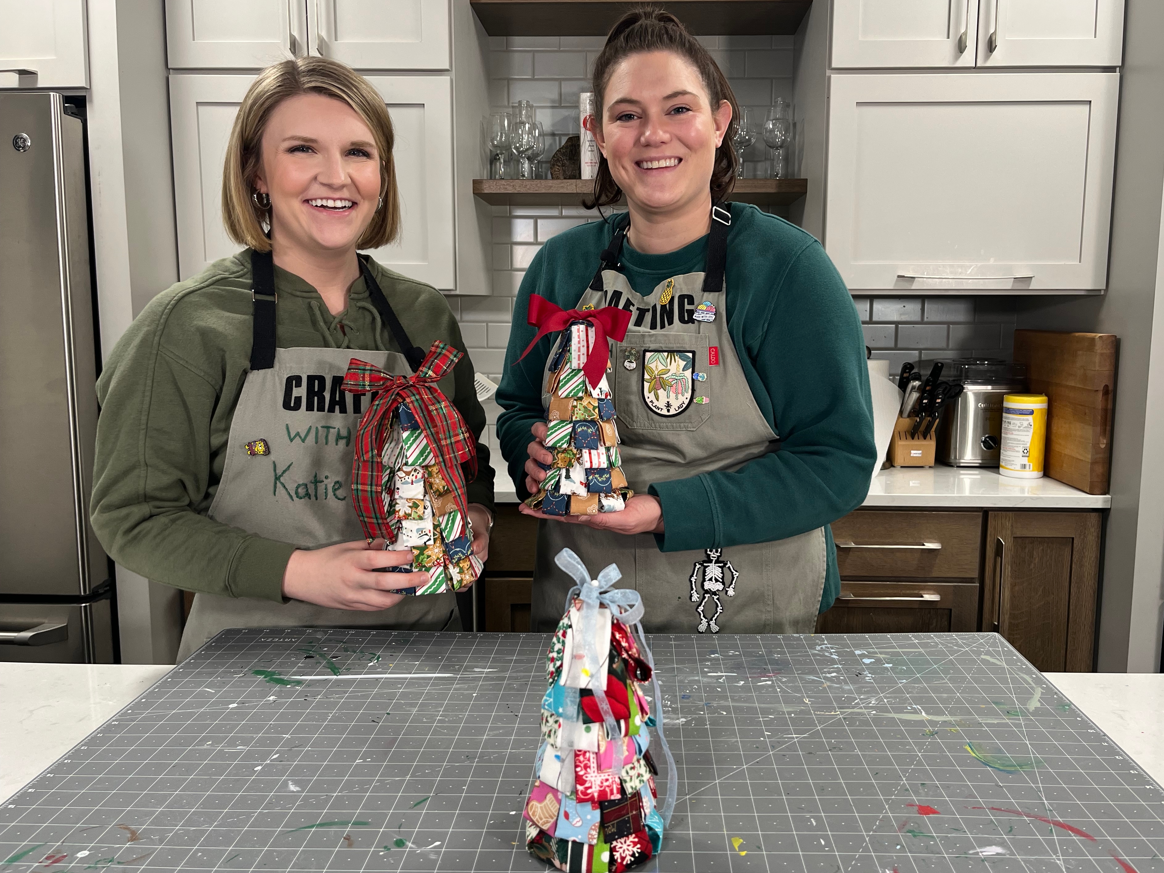 Crafting with the Katies: Making a festive tree out of fabric pieces!