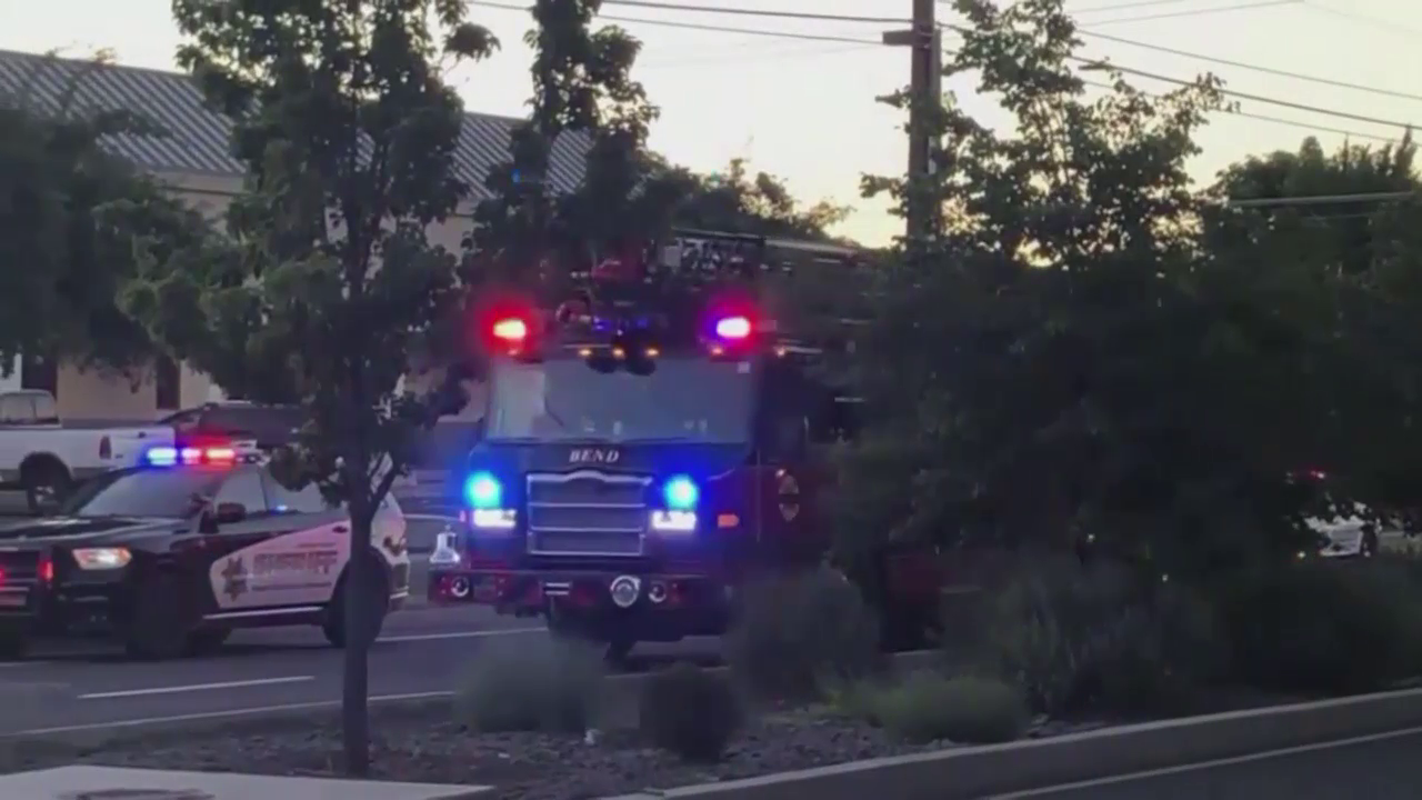 Oregon Grocery Store Shooting Kills 2, Gunman Dead 9&10 News