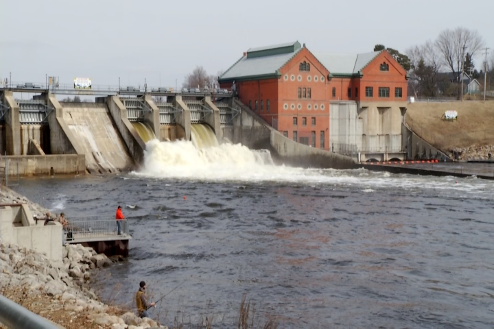 Walleye Rearing Hook & Hunting: Walleye Rearing Program – 910News.com