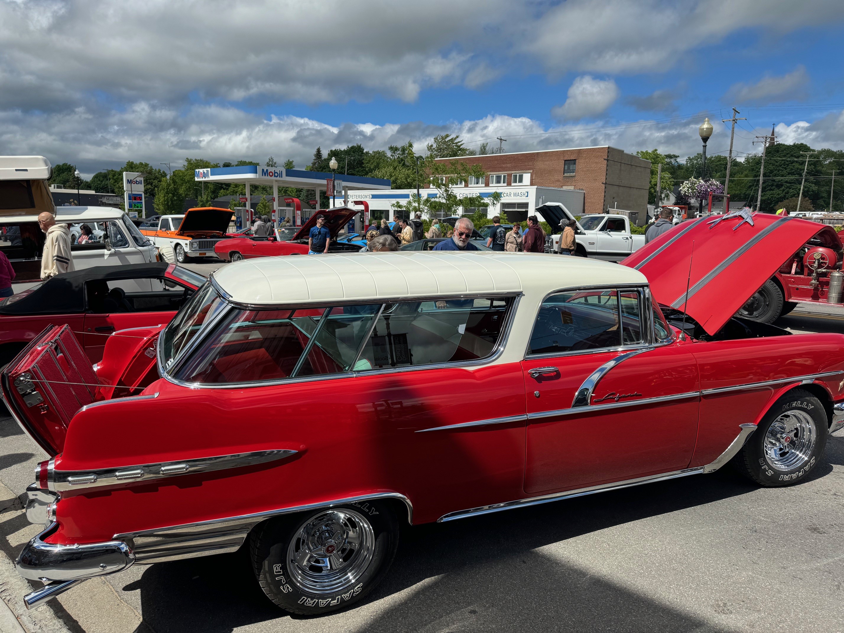 Photo gallery Back to the Bricks classic car show in Cadillac 9&10 News