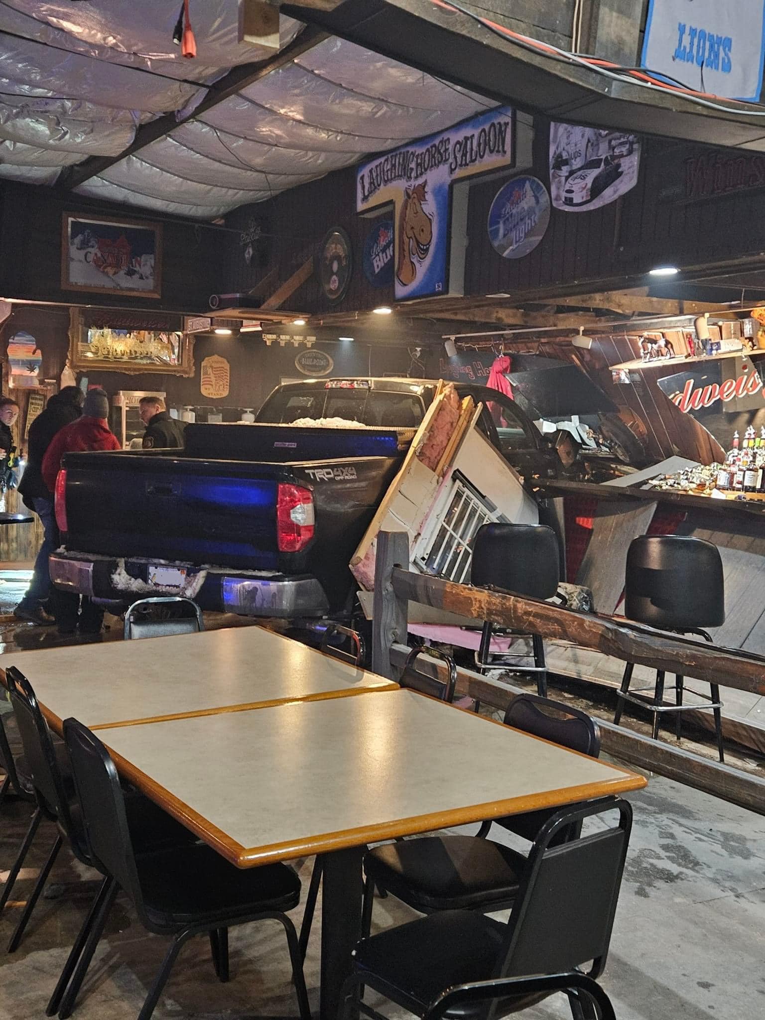 Deputies Say Drunk Driver Crashed Into Thompsonville Bar – 9&10 News