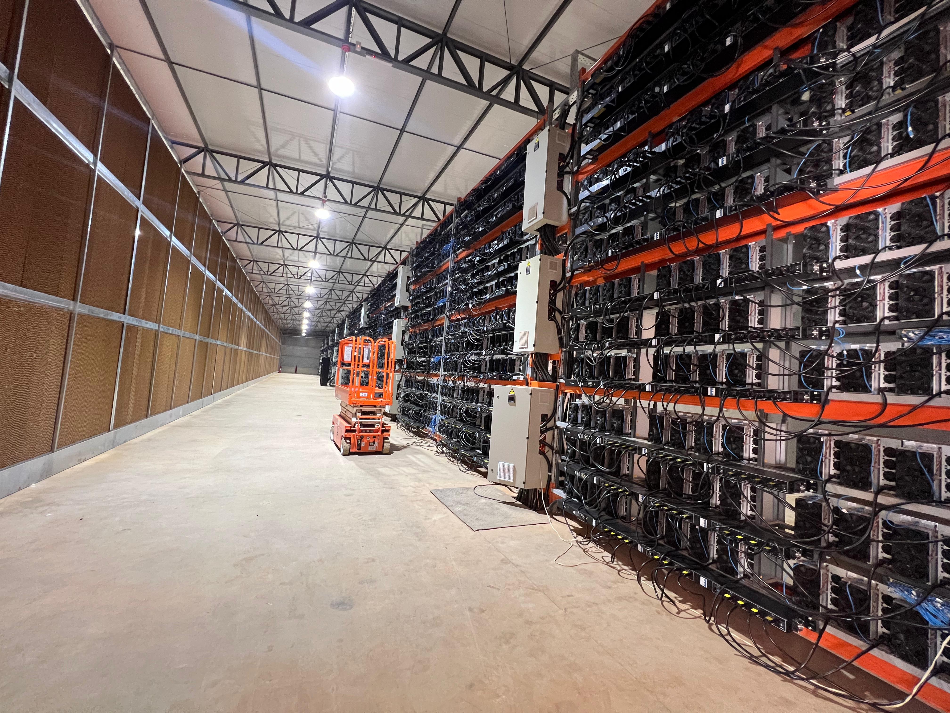 Mineros de bitcoin anuncian su instalación en Paraguay - Negocios - ABC  Color