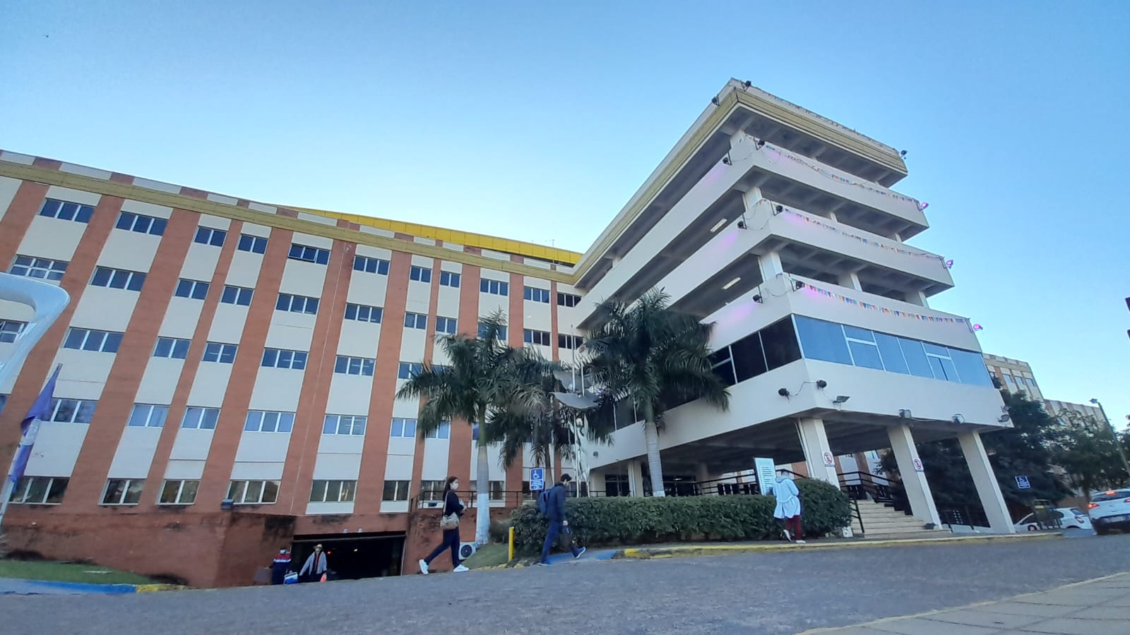 Paro: Hospital de Clínicas suspendió las consultas para adultos pero garantiza urgencias y cirugías impostergables