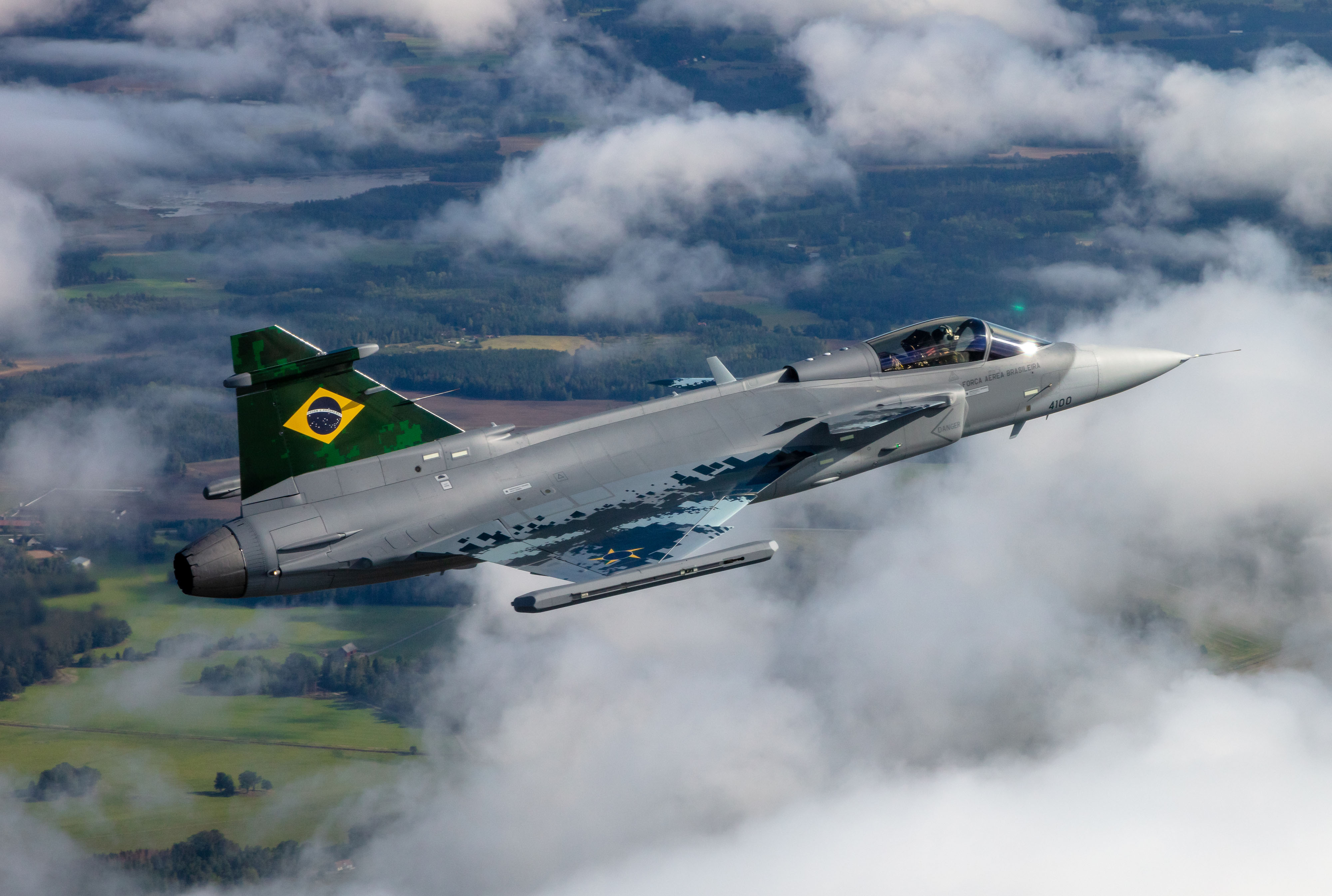 Brasil desarrollará misiles de largo alcance para sus cazas Gripen - Mundo  - ABC Color