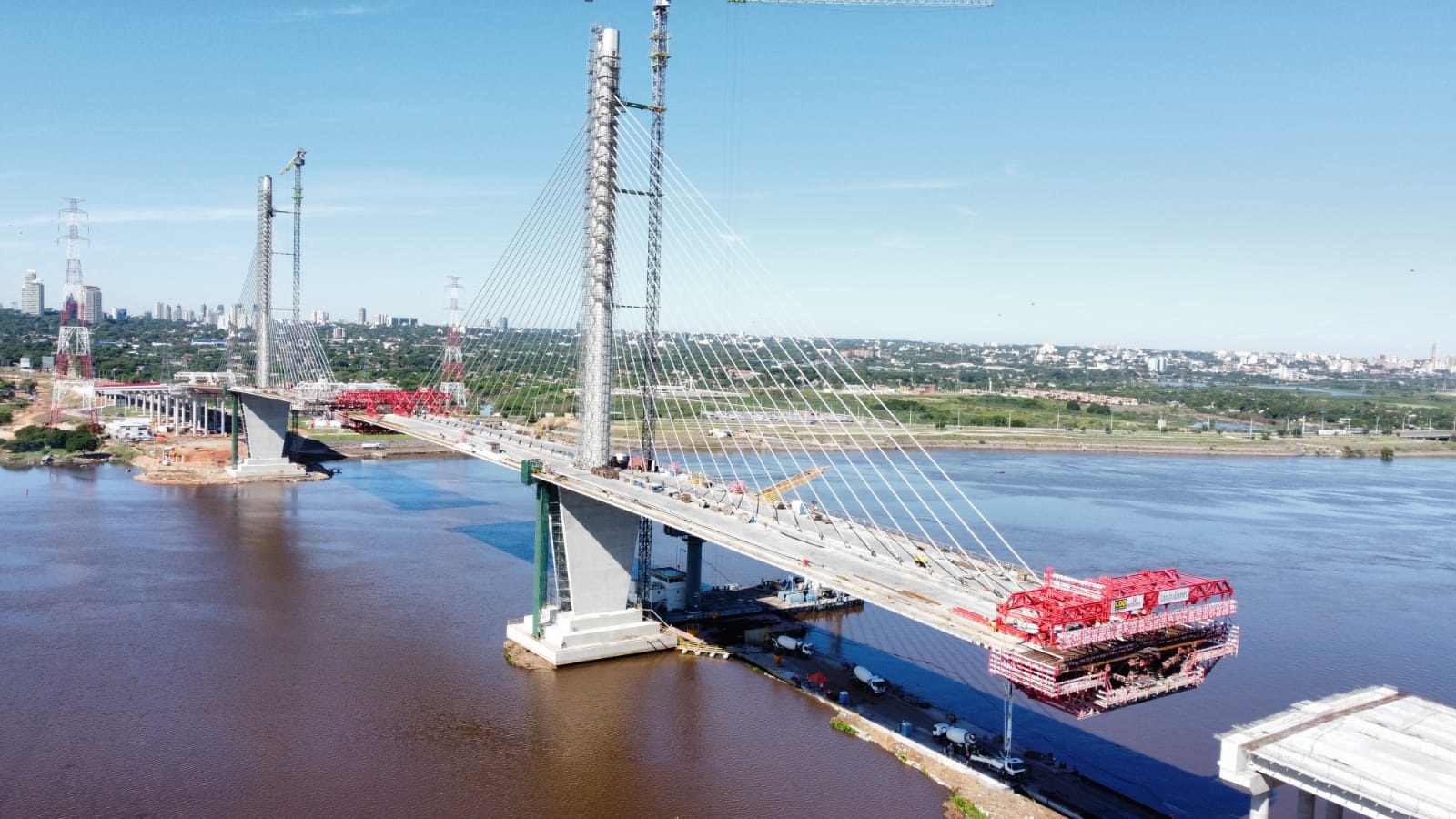 El puente a Chaco i deb a tener doble atirantado pero