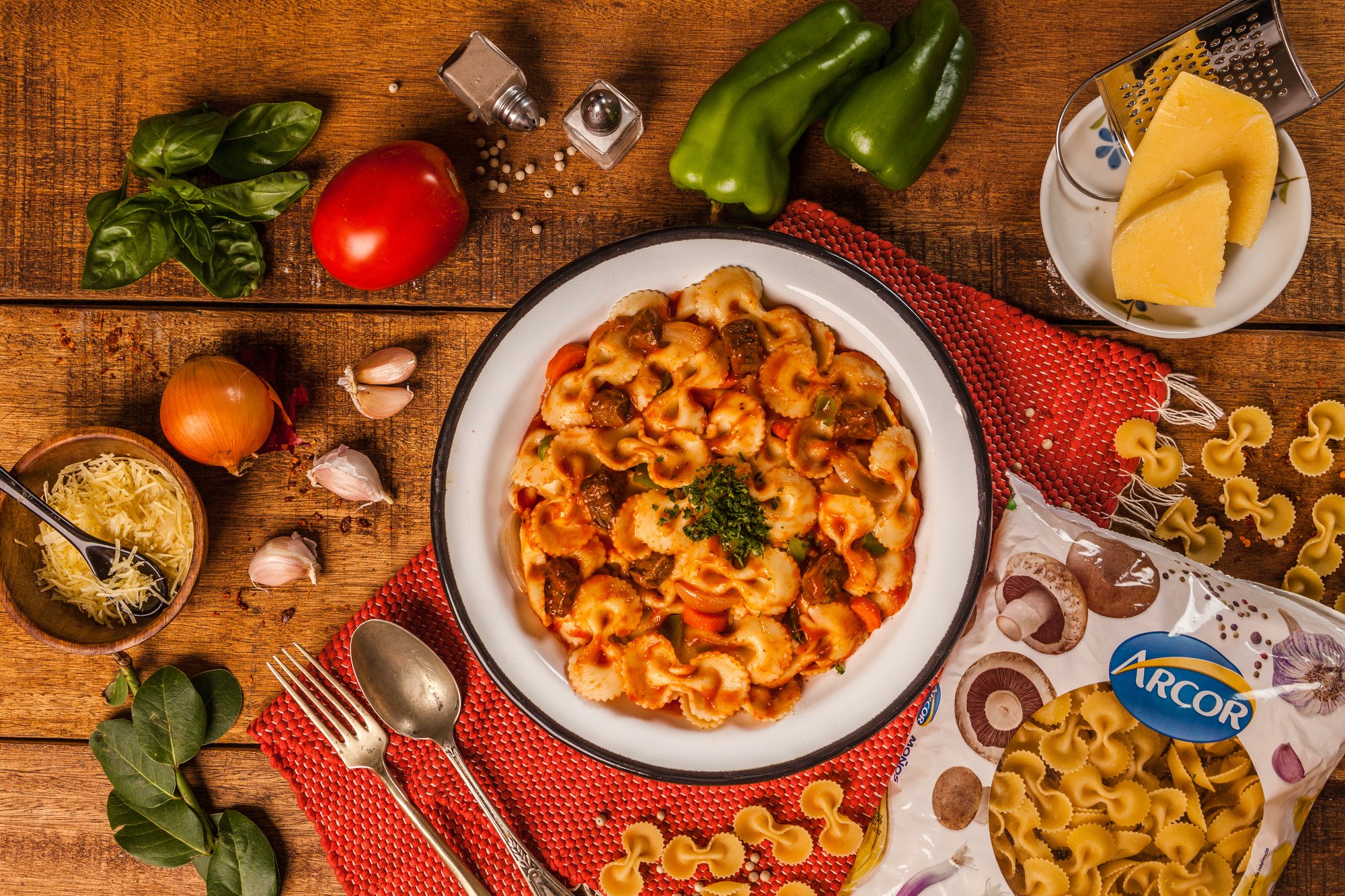 Nada mejor que un súper guiso de fideos moñito para comenzar la semana -  Gastronomía - ABC Color