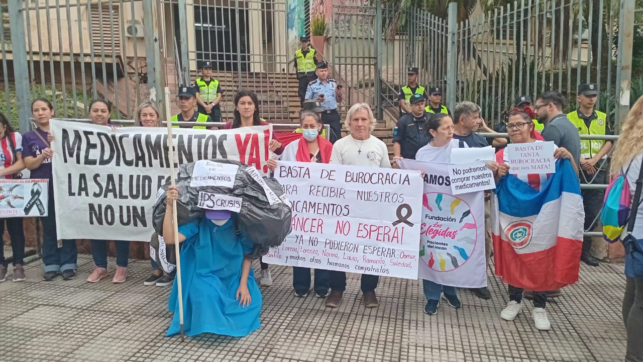 “Este gobierno prácticamente nos cerró las puertas”: enfermos piden solución a falta de fármacos “Este gobierno prácticamente nos cerró las puertas”: enfermos piden solución a falta de fármacos