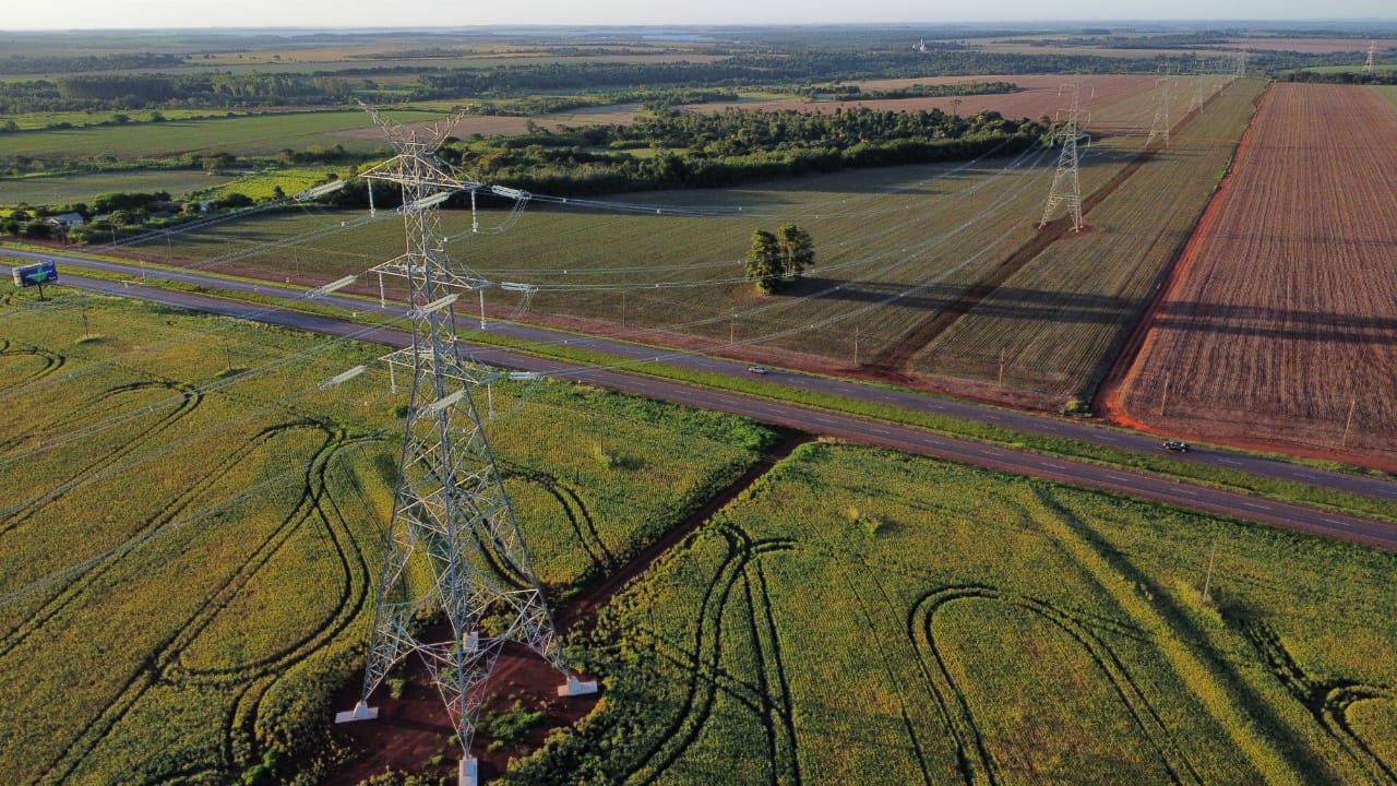 ANDE adjudicó la LT de 500 kV Yguazú – Valenzuela, por casi US$ 100 millones