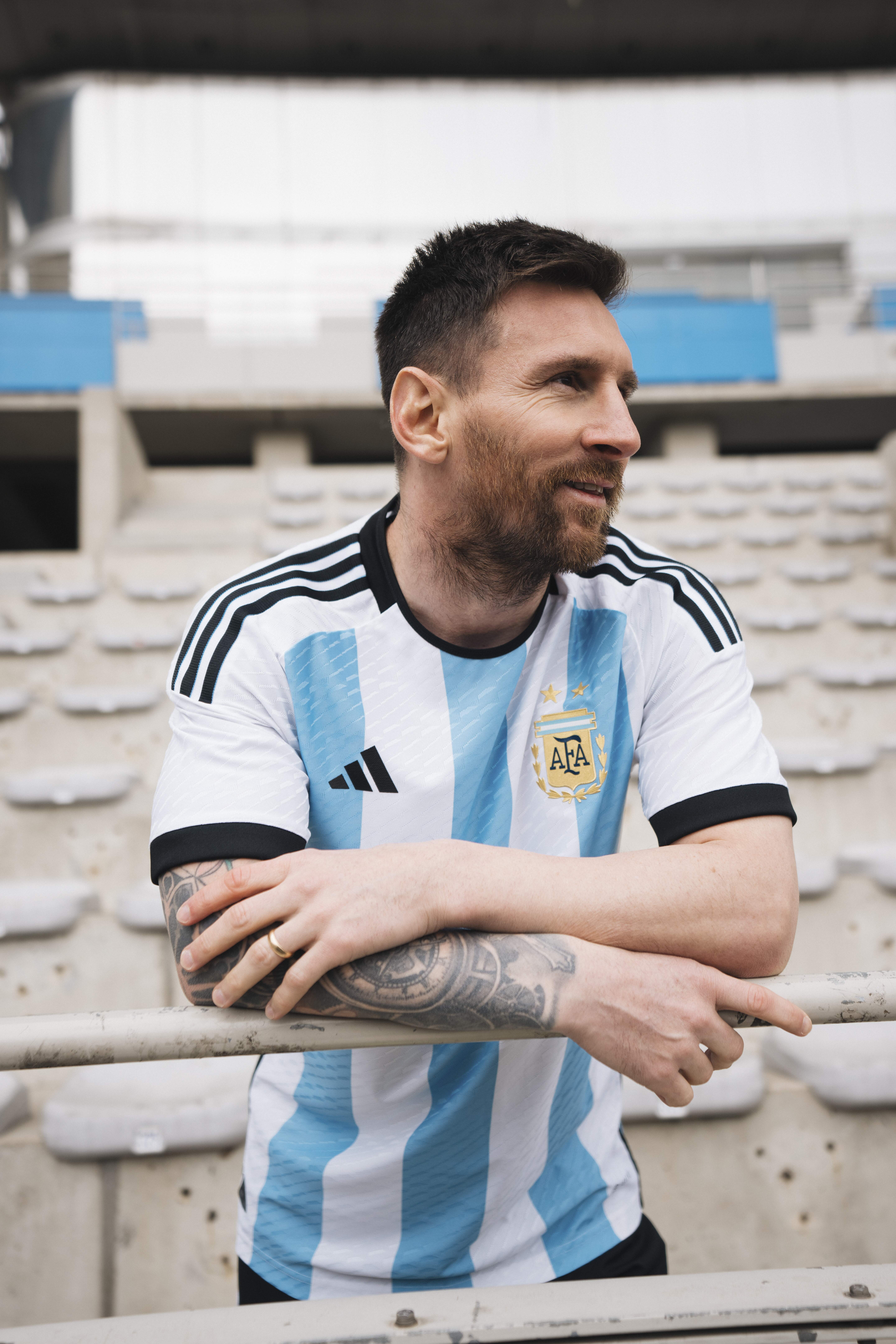 presenta la camiseta titular de Argentina para el Mundial Qatar - Fútbol - ABC Color