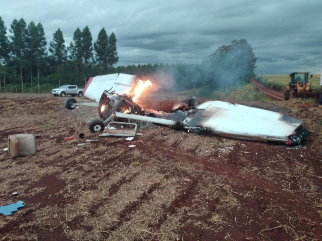Dos ocupantes del pequeño avión perdieron la vida este martes a la tarde.