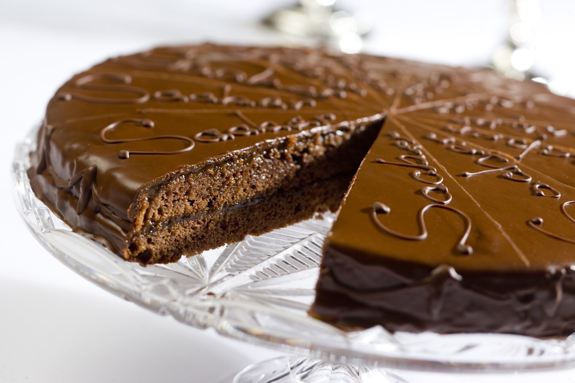 Impecable torta Sacher para dar la bienvenida al fin de semana -  Gastronomía - ABC Color