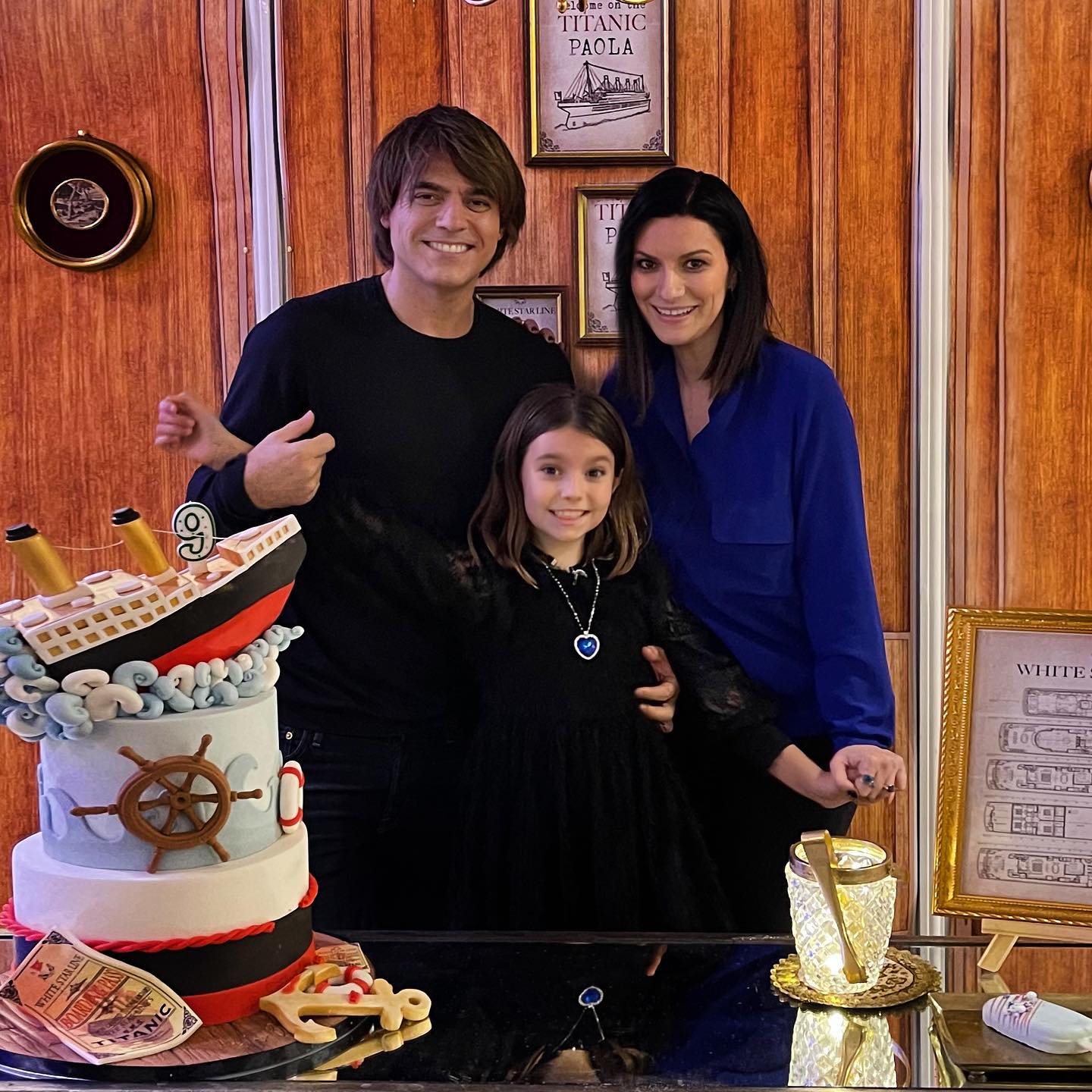 La hija de Laura Pausini cumplió nueve y su fiesta giró en torno a Titanic  - Gente - ABC Color