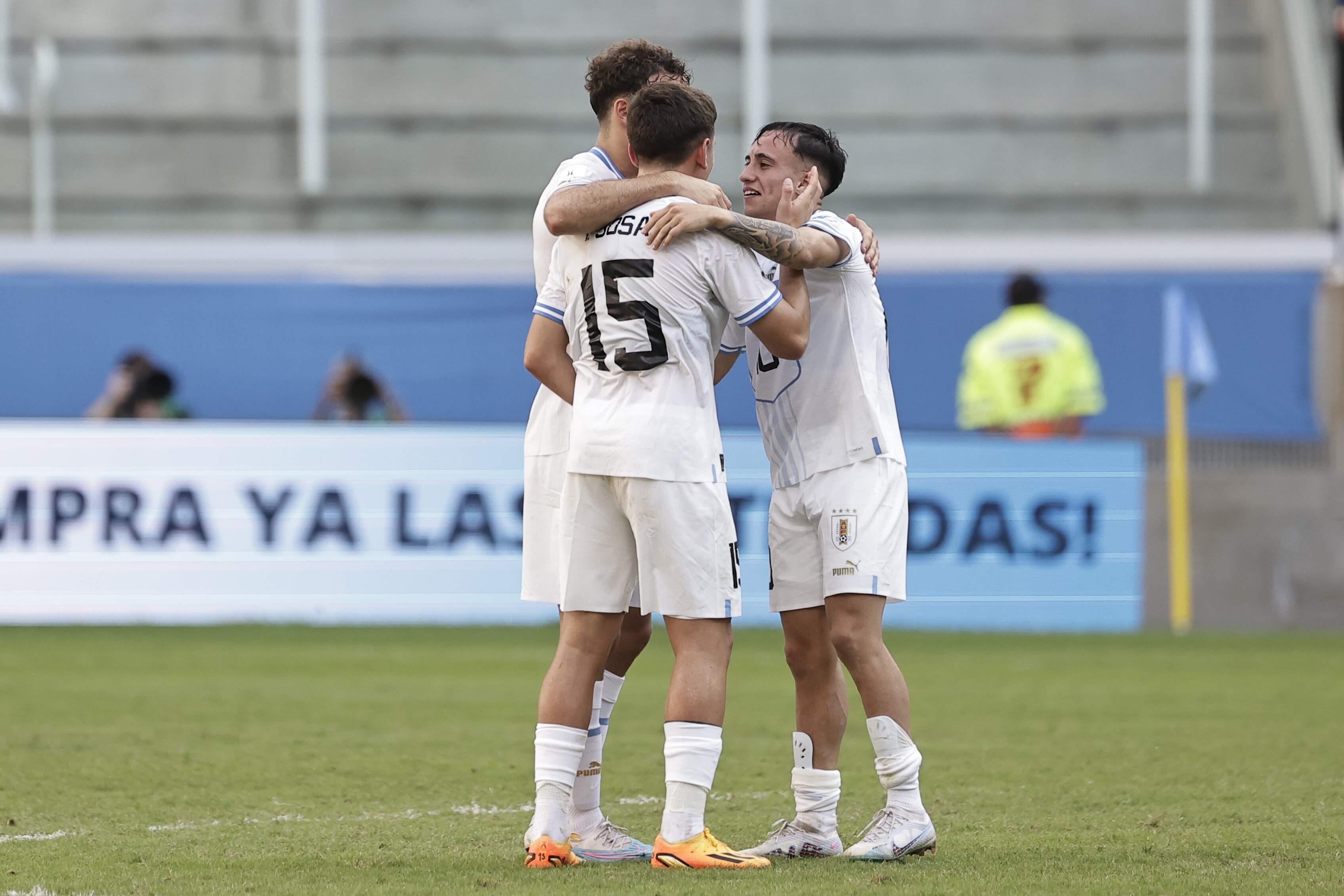 Uruguay deja a Gambia en la cuneta y se cita con Estados Unidos en cuartos  de final