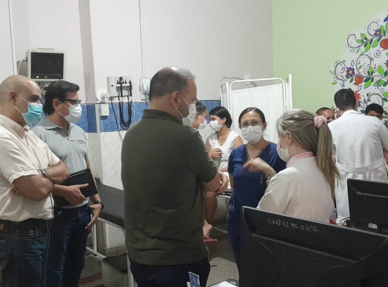 Hospital de Barrio Obrero recibe visita de funcionarios del Ministerio de Salud