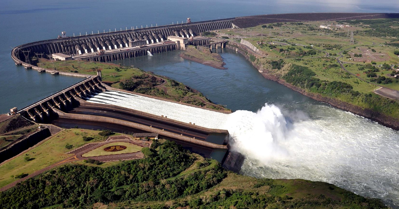 La hidroeléctrica Itaipú Binacional tiene un alto presupuesto para aportes sociales. Parte de estos fondos se habrían mal utilizado en Brasil, según Crusoé.