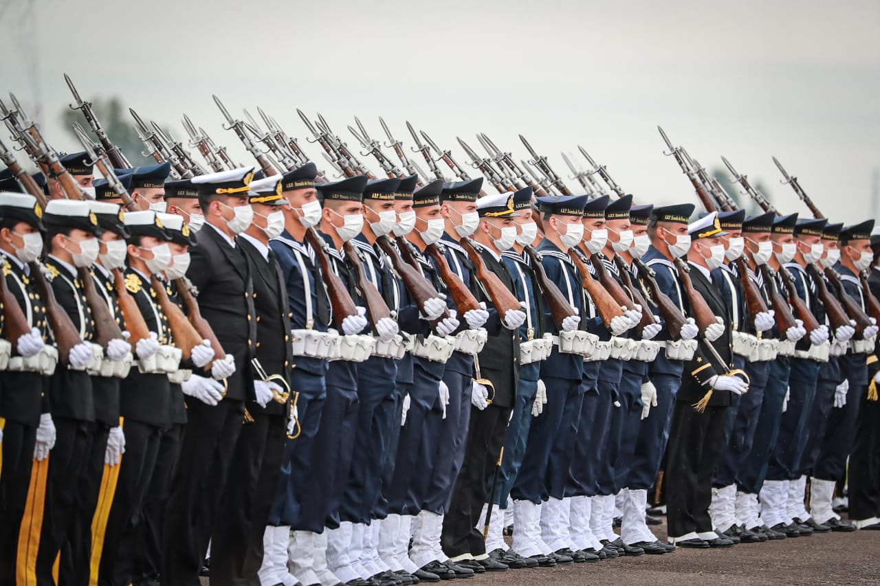 D a de la Armada Paraguaya destacan aporte en combate a