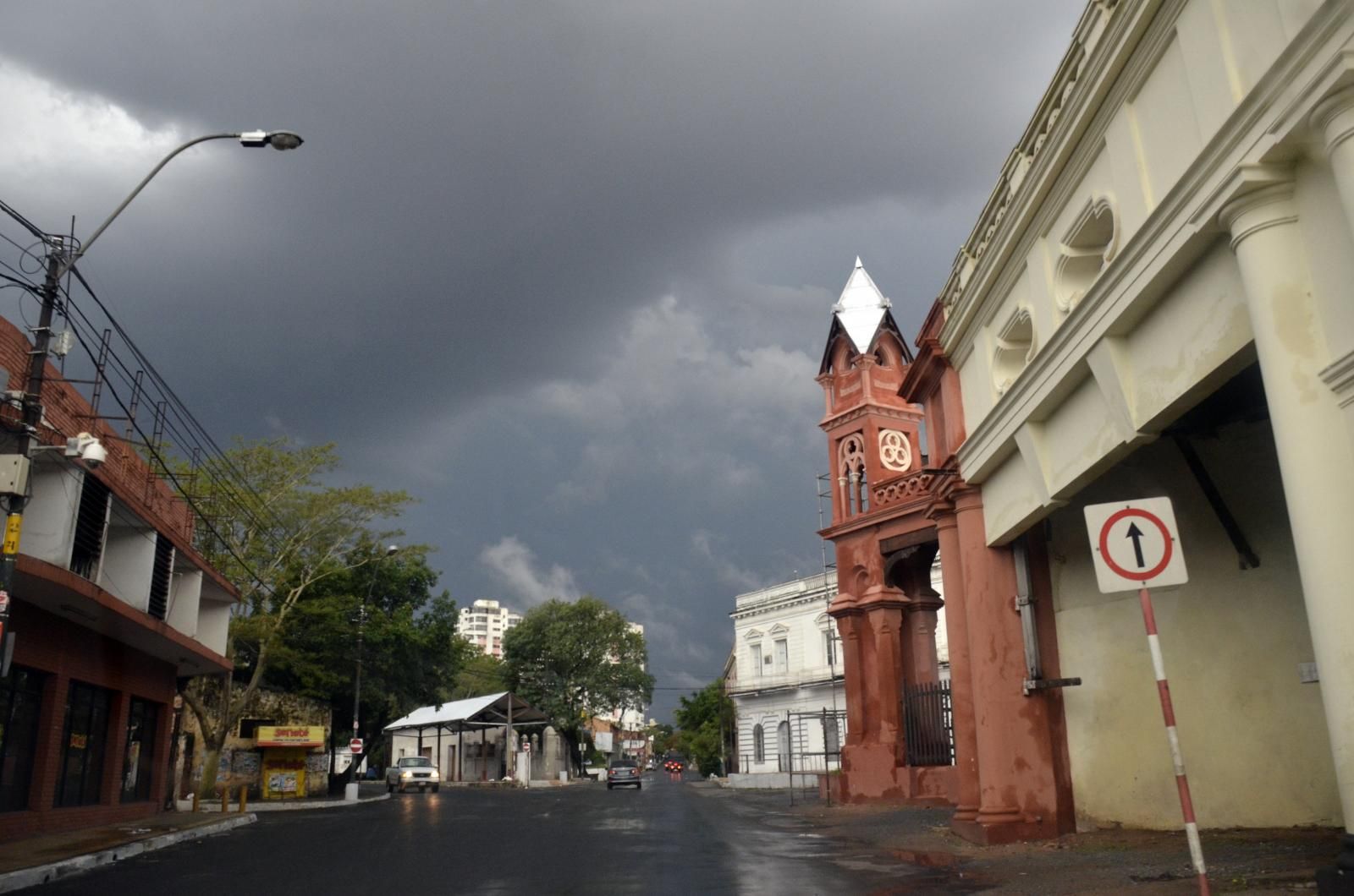 Meteorología: tormentas y calor intenso en inicio de semana en Paraguay