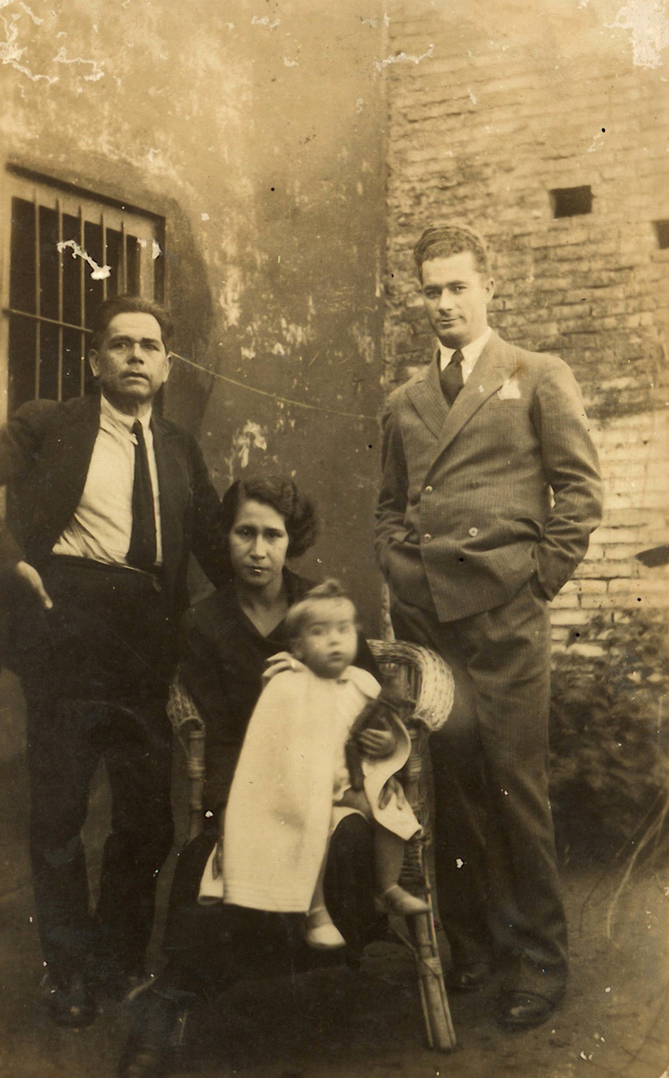 Narciso R. Colmán junto a  Victoria (‘China’) Mersán, su hija, a mediados de la década de 1920.