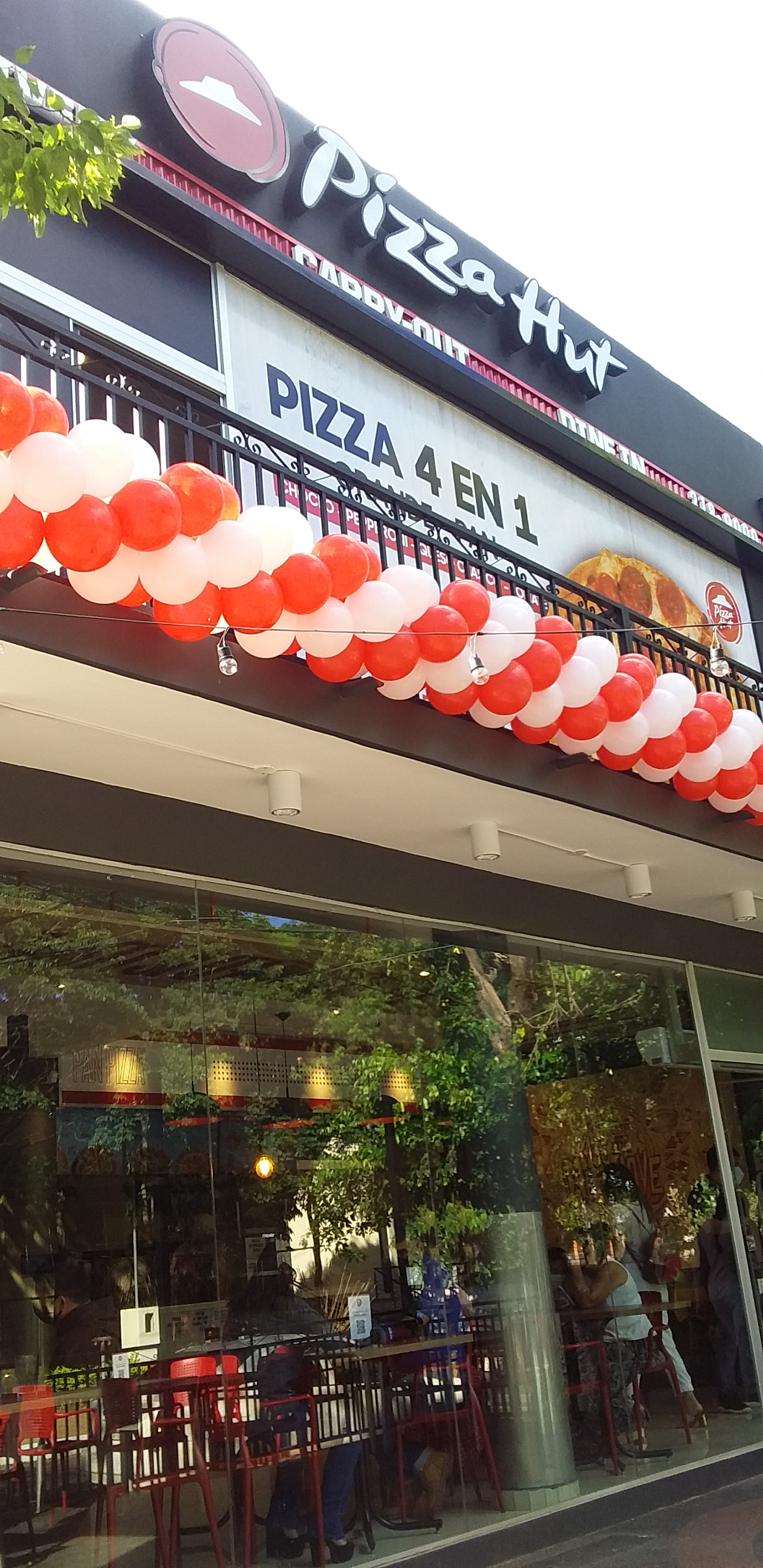 Pizza Hut inaugura nueva sucursal en Capiat Empresariales