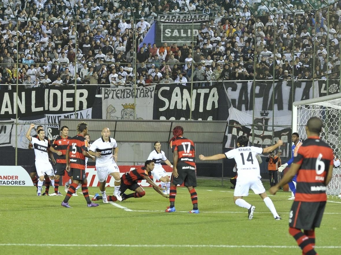 Flamengo quebra invencibilidade do Olimpia na Libertadores