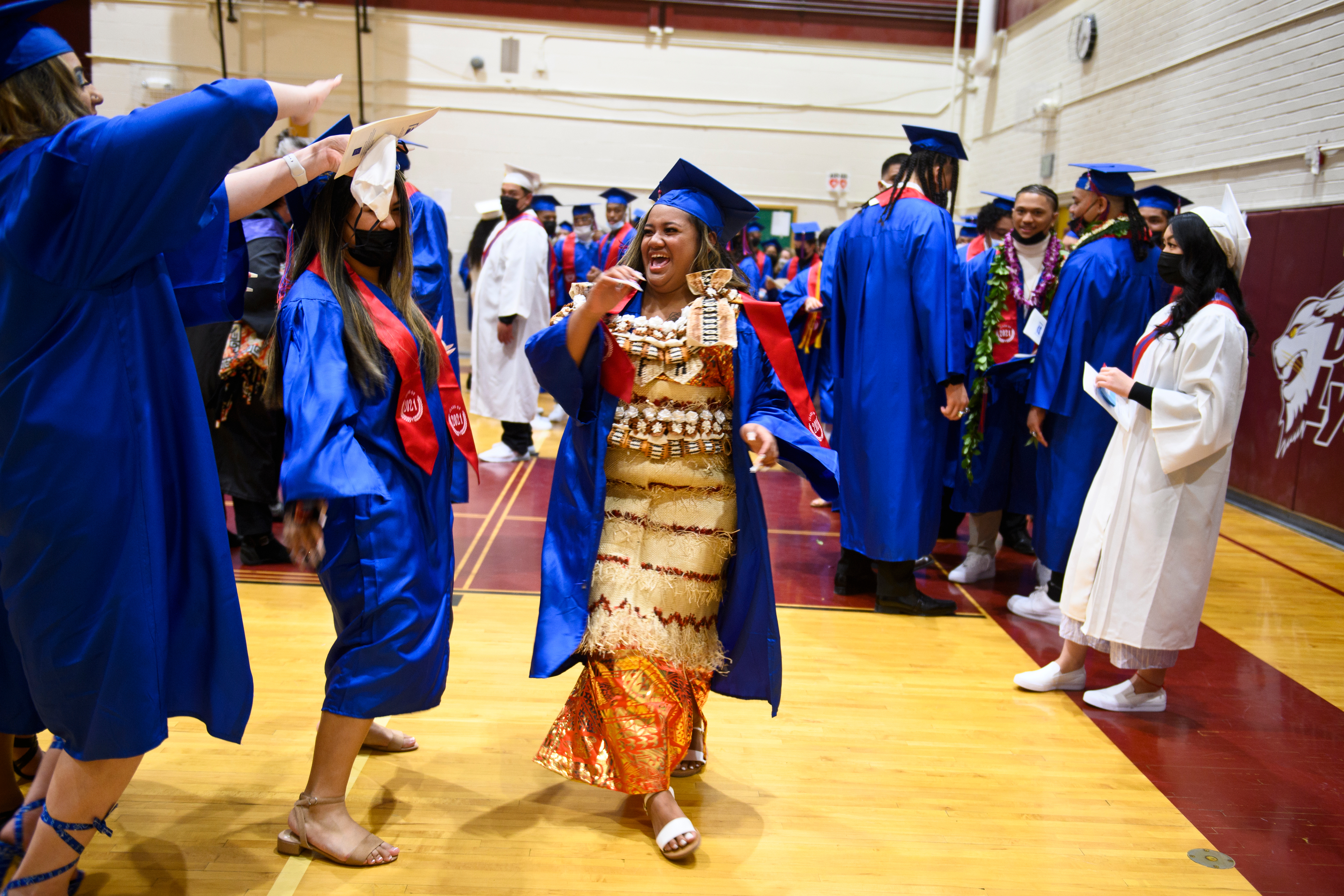 Anchorage graduates are showing cultural pride more than ever. But  officials are rethinking a regalia rule that failed some. - Anchorage Daily  News