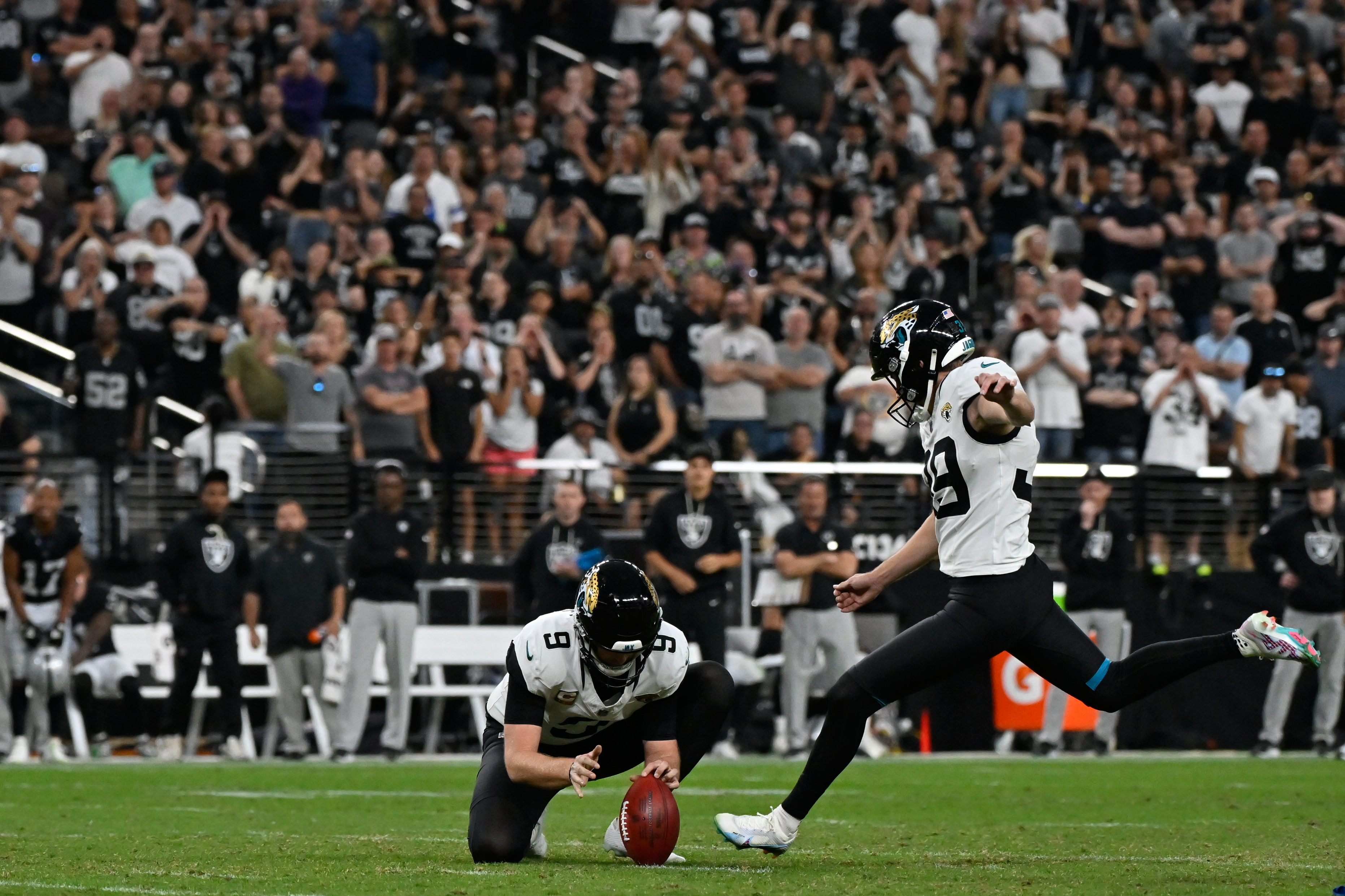 NFL record 68-yard field goal by Cam Little helps Jaguars top