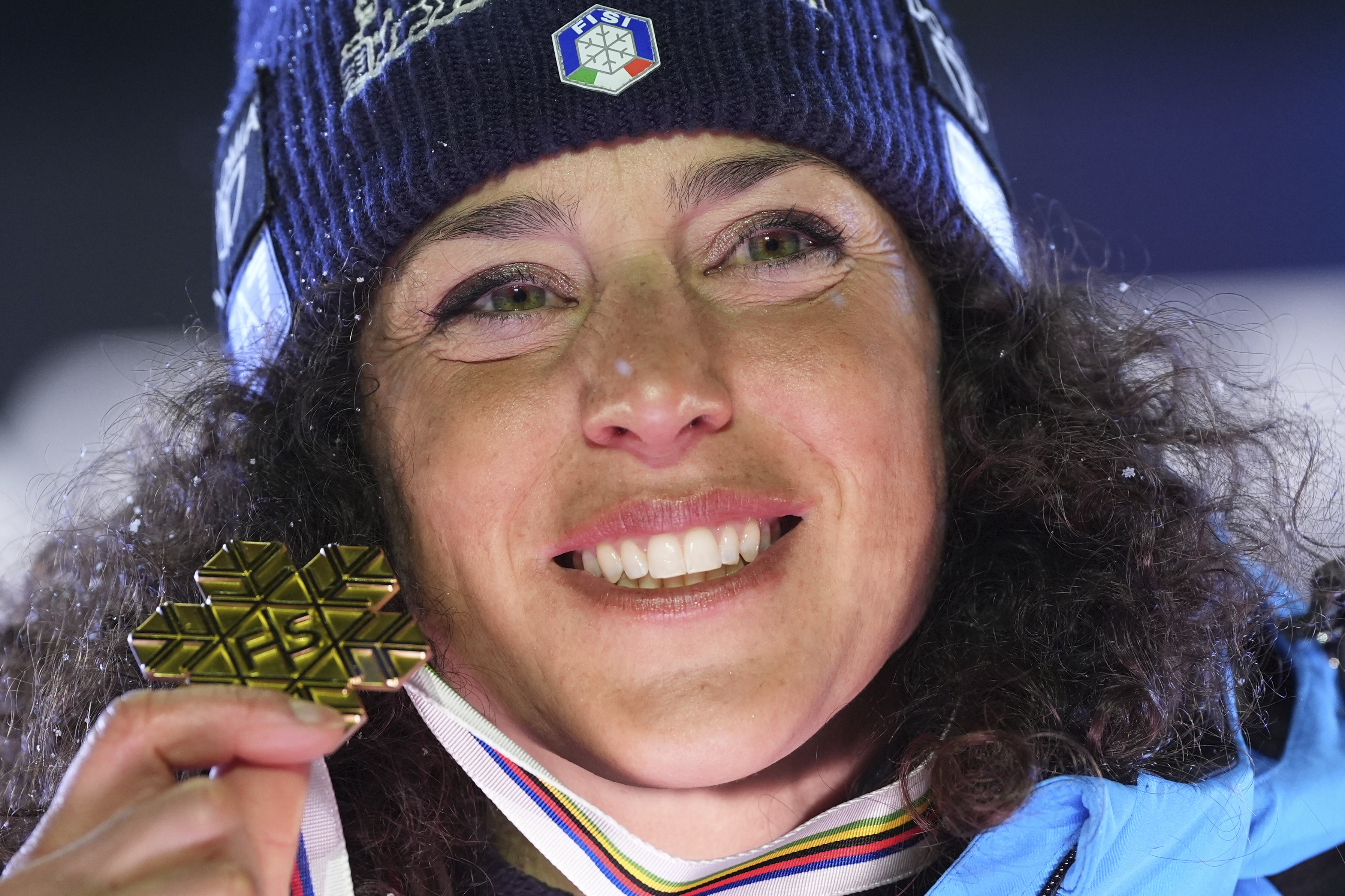 Federica Brignone wins giant slalom world title, finally snatching the  skiing gold medal she's always wanted - Anchorage Daily News