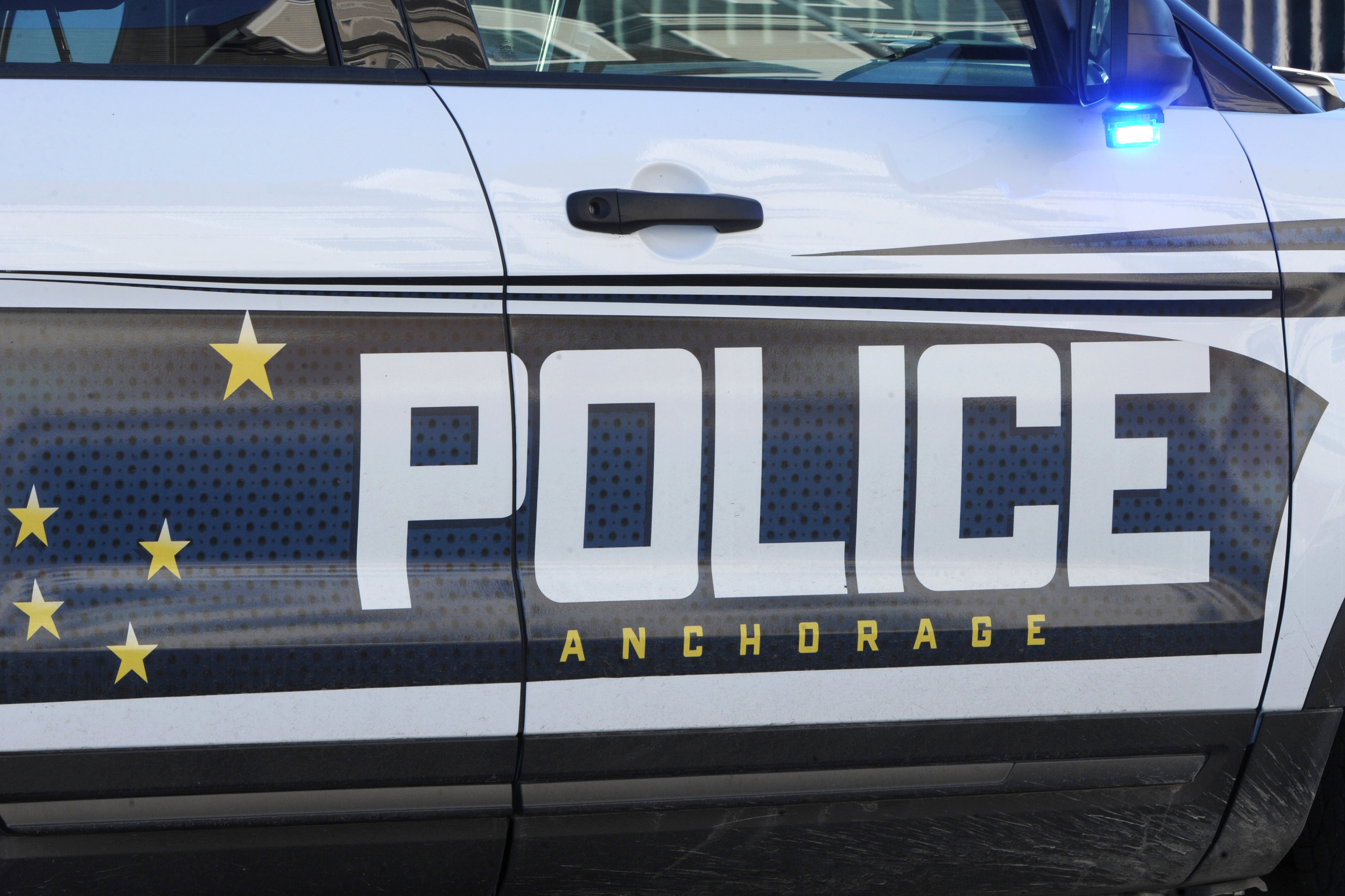 Police dispatcher helps ID man accused of robbing 2 Anchorage banks, FBI  says - Alaska Public Media