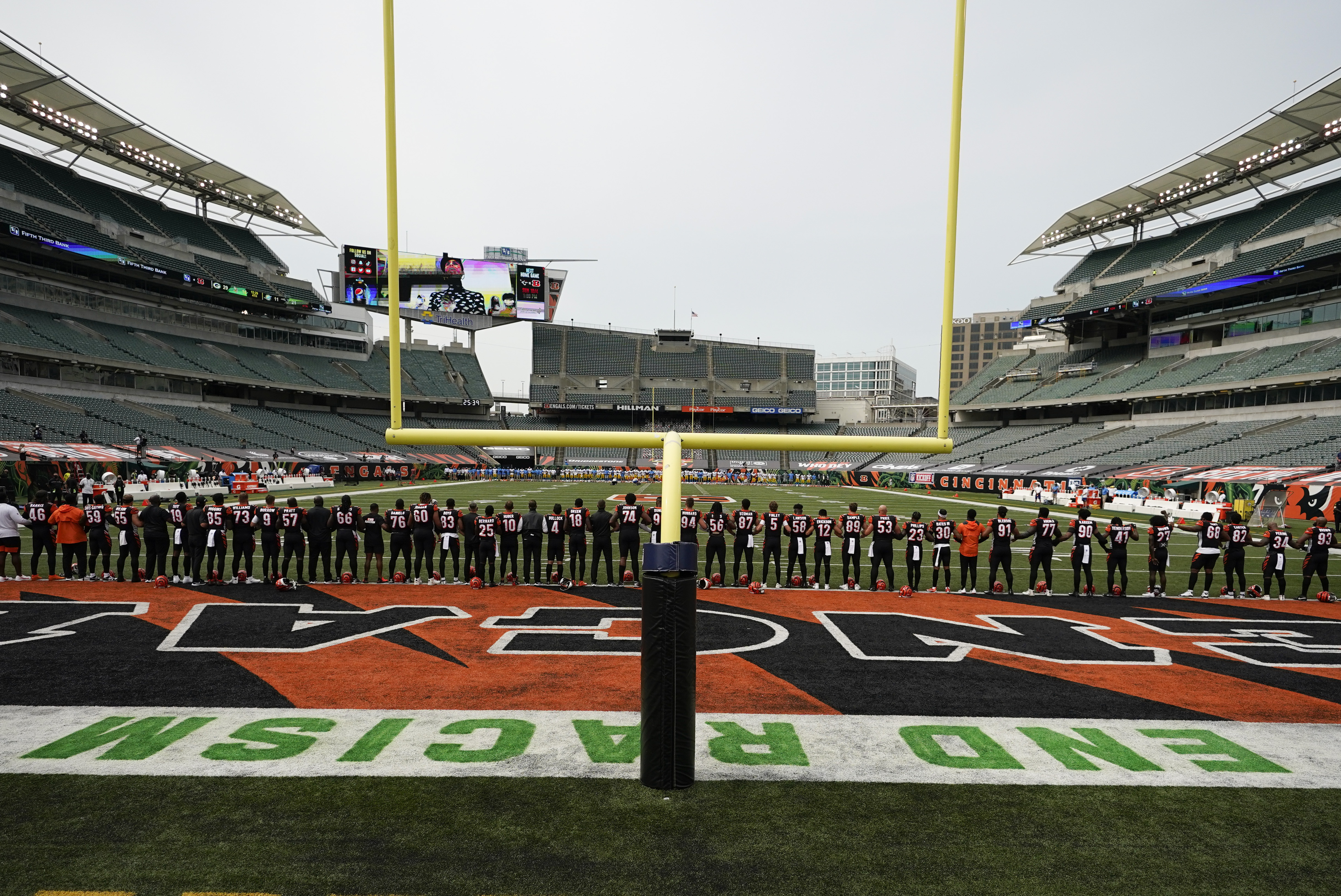 NFL fans boo during moment of silence for racial injustice at Chiefs, Texans  game in Missouri