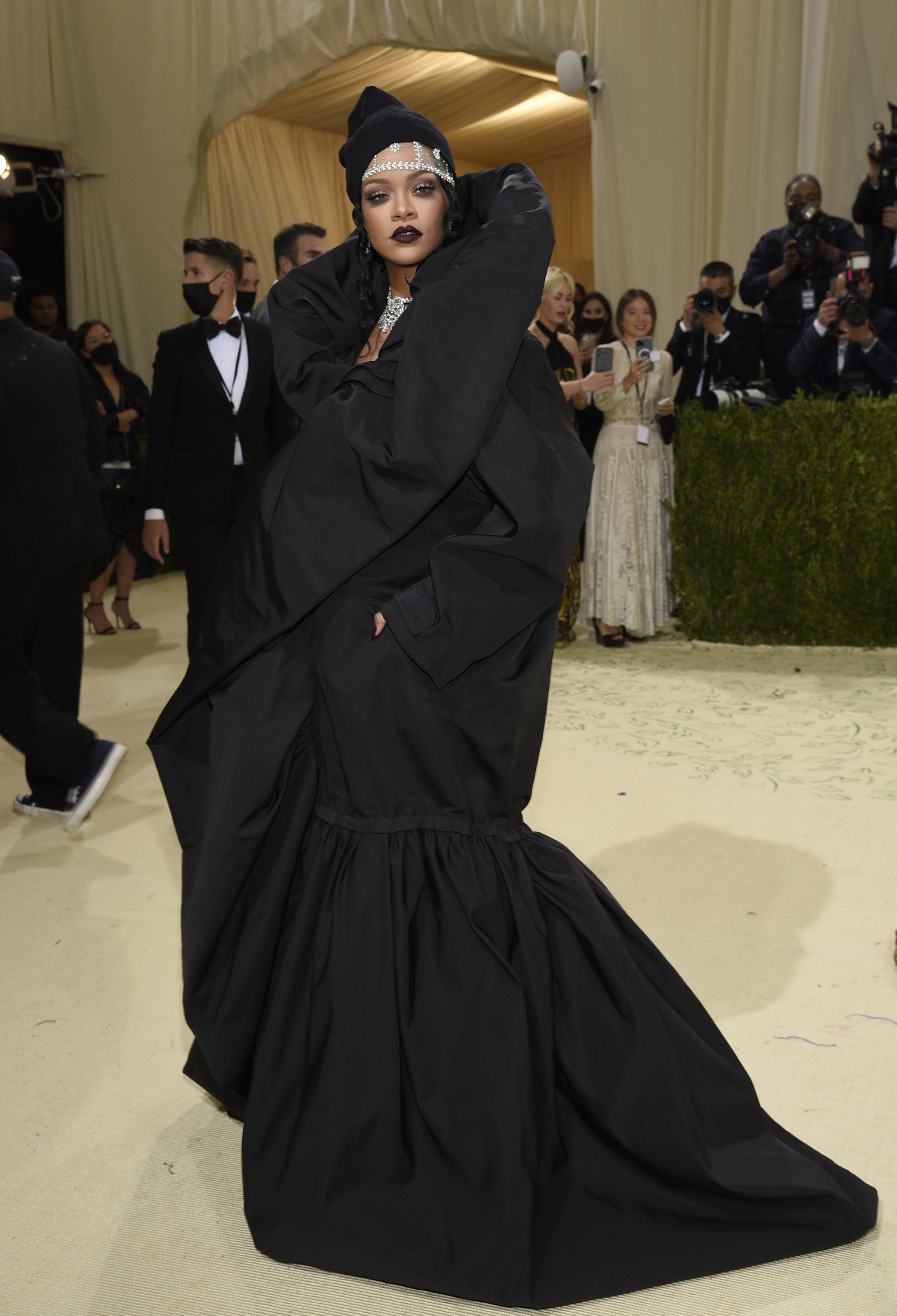 Met Gala 2021 Live Blog: Rihanna and A$AP Rocky Arrive in Balenciaga and  ERL