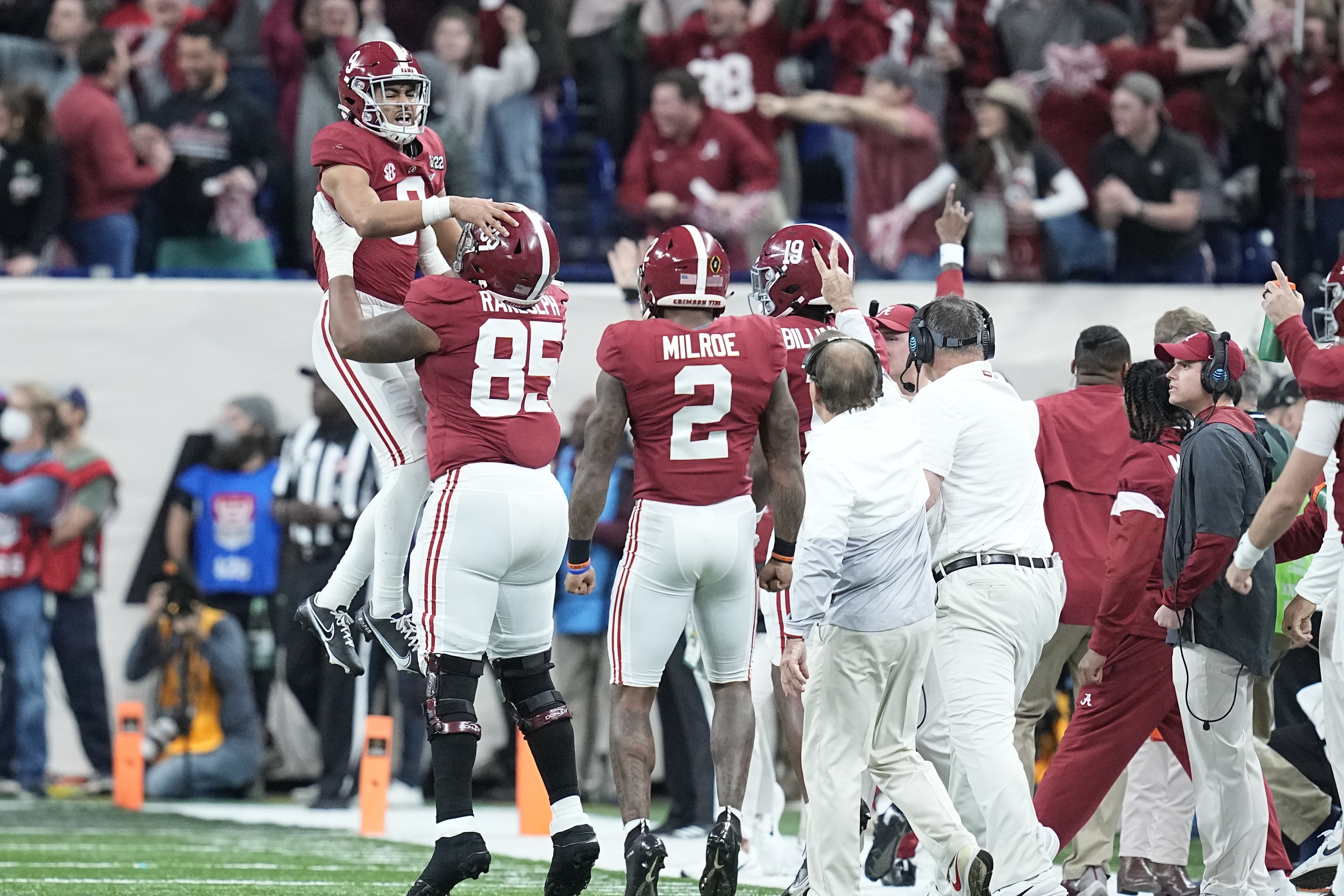 Georgia snaps 41-year title drought with 33-18 win over Bama