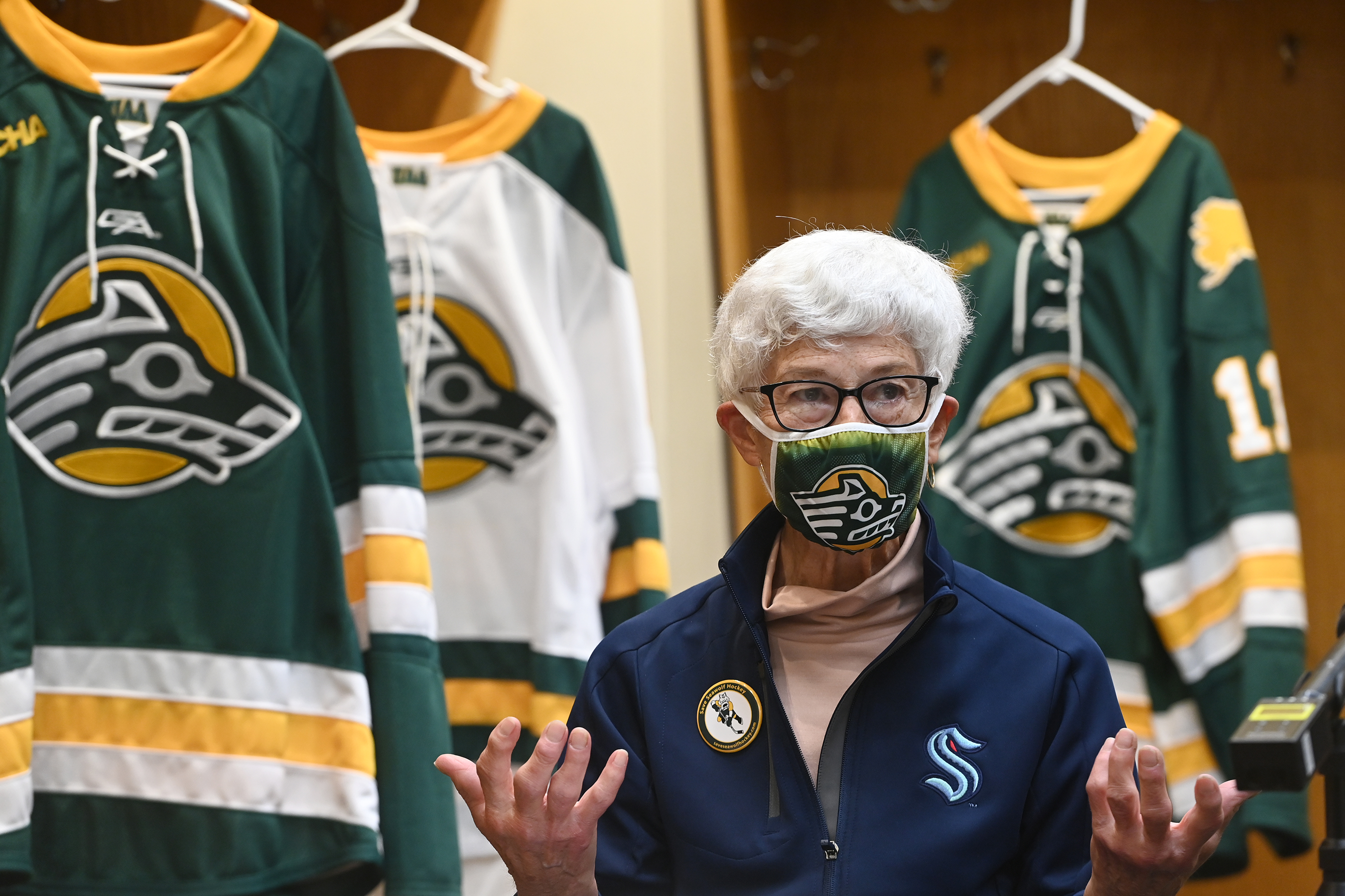 Alaska Anchorage halts hockey season; program likely done