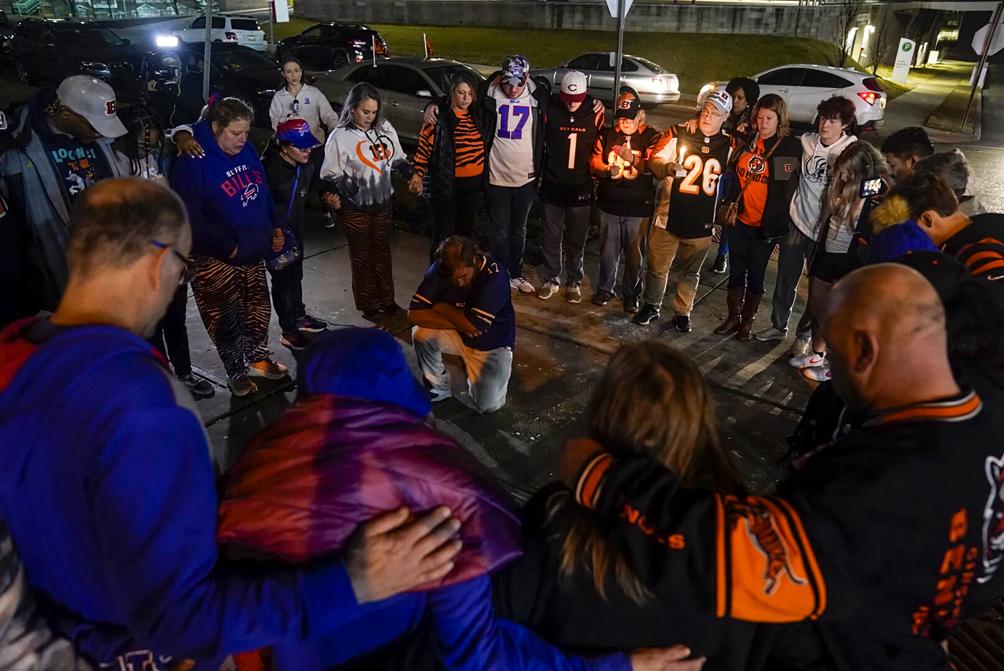 VIDEOS, PHOTOS: Aftermath of Damar Hamlin's collapse captured in detail;  See the somber reaction as fans pray for Buffalo Bills' safety