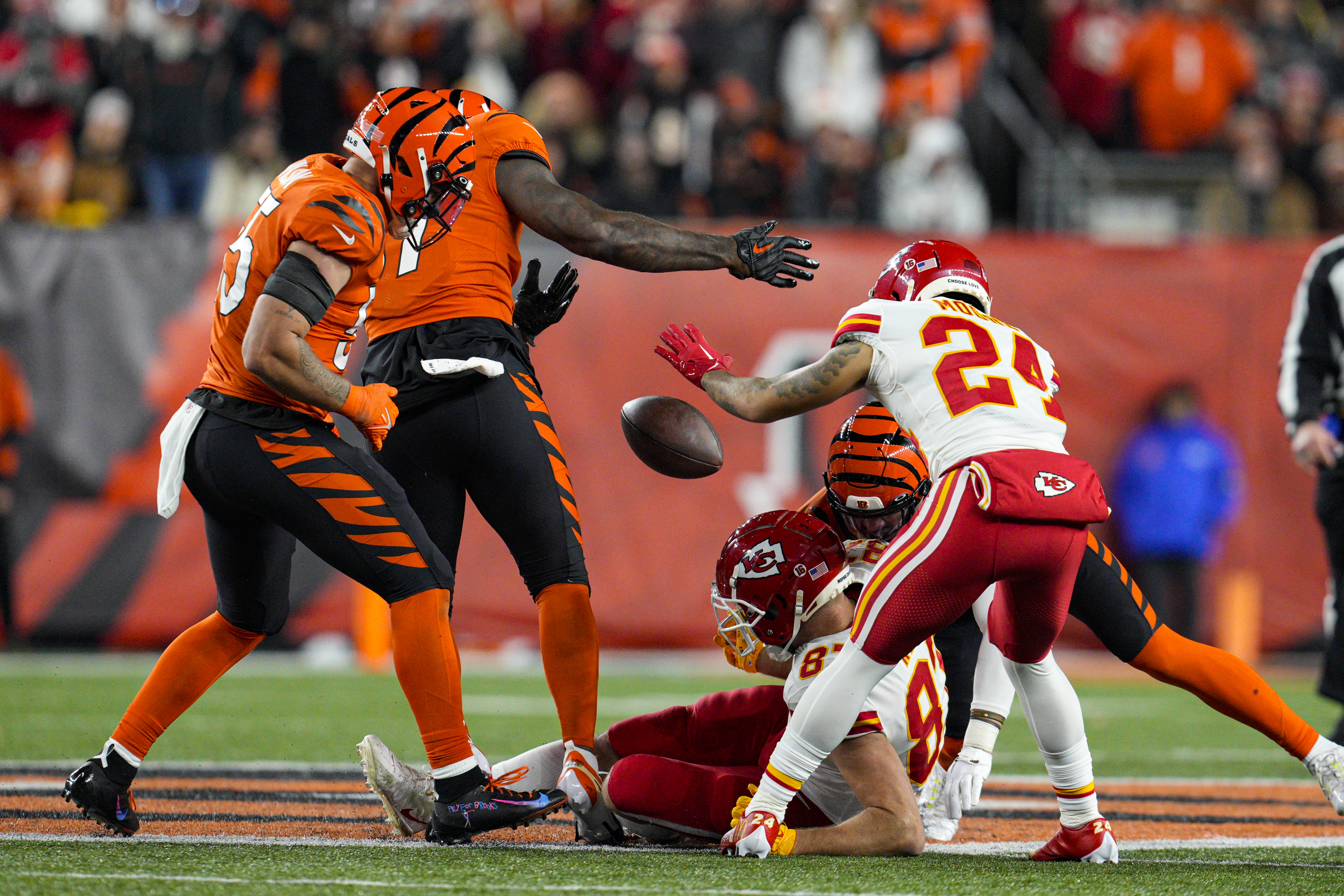 Ja'Marr Chase's Return, Jessie Bates' Theatrics Help Cincinnati Bengals Win  Over Kansas City Chiefs, Sports & Recreation, Cincinnati